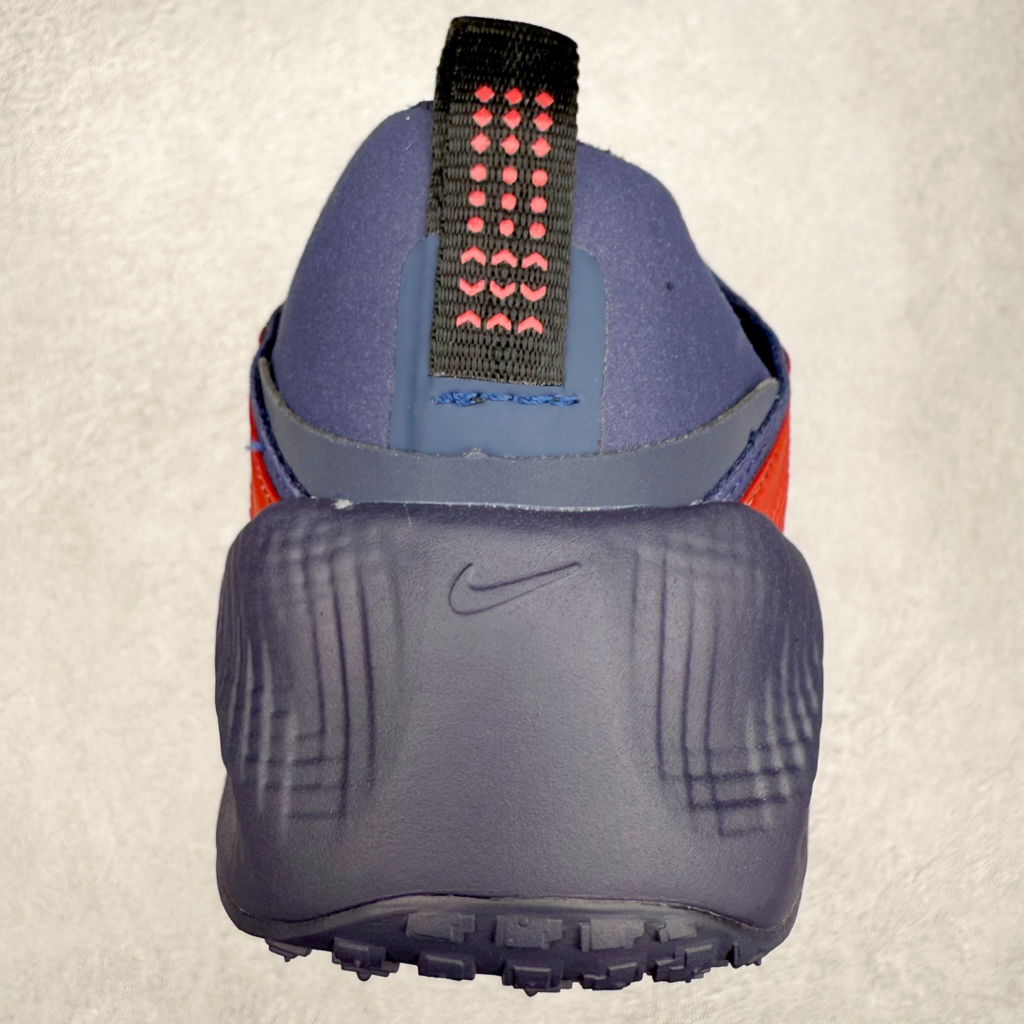 图片[8]-HYEIN SEO x NK Ava Rover 百搭舒适耐磨低帮跑步鞋 男女同款 流线型轮廓，通过轻薄物料鞋面结合 TPU 网格状支撑示人，增厚的中底材质选用 ReactX 加持，华夫外底收尾。鞋垫与后跟鞋提，克制点缀 Hyein Seo 字样。鞋垫与鞋提则采用菱形格纹的变化元素呈现。实拍调校N版已经零色差零失真 百分百还原实物色彩所见即所得 不存在货不对板色差等低级问题 选购参考实物拍摄 不混卖不参货 只用心做好货严格选品 承诺混一赔十 尺码：36 36.5 37.5 38 38.5 39 40 40.5 41 42 42.5 43 44 44.5 45-选品中心