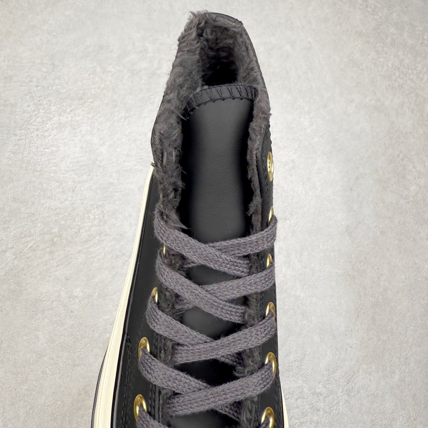 图片[5]-冬季新款 金扣皮加毛出货 Converse Chuck 1970s 加毛款 鞋面采用防水皮革面搭配金色鞋眼扣和毛绒内衬 双倍温暖加持 寒冷瞬时\\\”解冻″ 经典70s外观点缀精致复古金标 颜色：A12443C 米黄 货号：A12444C 黑色 尺码：35 36 36.5 37 37.5 38 39 39.5 40 41 41.5 42 42.5 43 44-选品中心