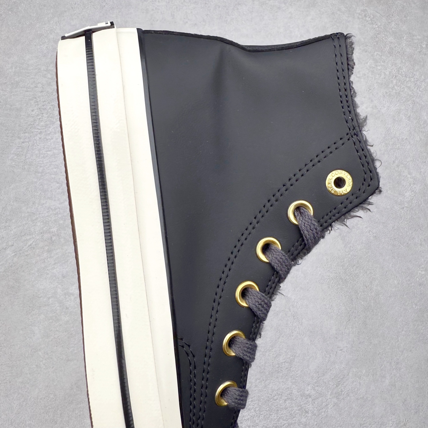 图片[6]-冬季新款 金扣皮加毛出货 Converse Chuck 1970s 加毛款 鞋面采用防水皮革面搭配金色鞋眼扣和毛绒内衬 双倍温暖加持 寒冷瞬时\\\”解冻″ 经典70s外观点缀精致复古金标 颜色：A12443C 米黄 货号：A12444C 黑色 尺码：35 36 36.5 37 37.5 38 39 39.5 40 41 41.5 42 42.5 43 44-选品中心