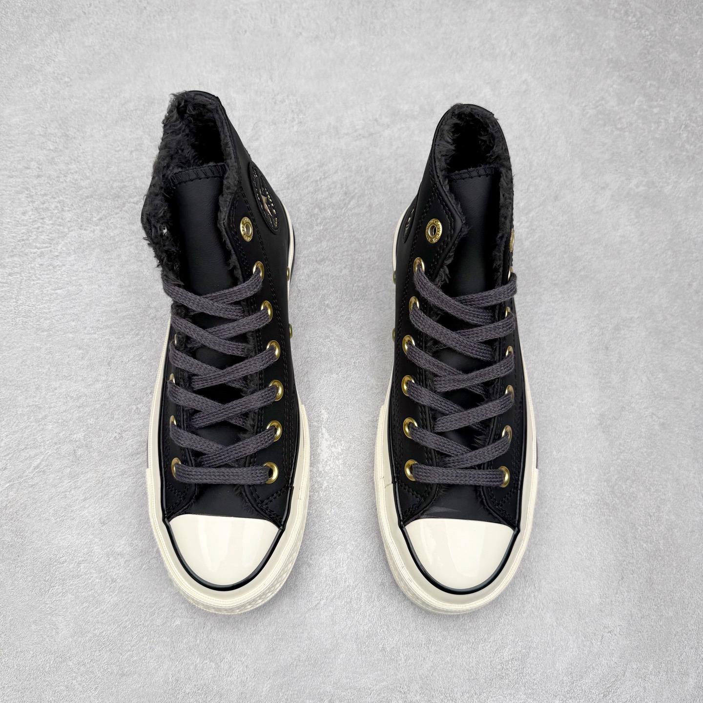 图片[2]-冬季新款 金扣皮加毛出货 Converse Chuck 1970s 加毛款 鞋面采用防水皮革面搭配金色鞋眼扣和毛绒内衬 双倍温暖加持 寒冷瞬时\\\”解冻″ 经典70s外观点缀精致复古金标 颜色：A12443C 米黄 货号：A12444C 黑色 尺码：35 36 36.5 37 37.5 38 39 39.5 40 41 41.5 42 42.5 43 44-选品中心