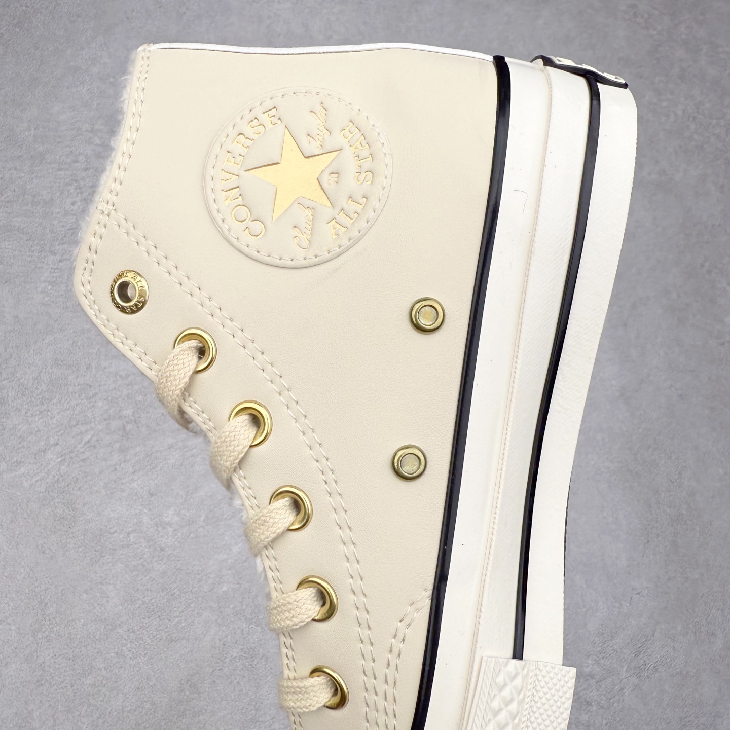 图片[7]-冬季新款 金扣皮加毛出货 Converse Chuck 1970s 加毛款 鞋面采用防水皮革面搭配金色鞋眼扣和毛绒内衬 双倍温暖加持 寒冷瞬时\\\”解冻″ 经典70s外观点缀精致复古金标 颜色：A12443C 米黄 货号：A12444C 黑色 尺码：35 36 36.5 37 37.5 38 39 39.5 40 41 41.5 42 42.5 43 44-选品中心