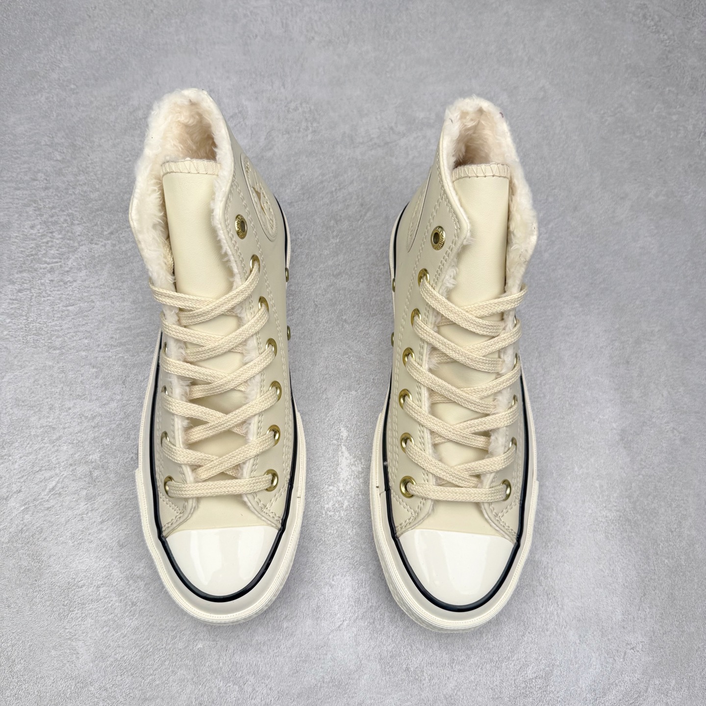 图片[2]-冬季新款 金扣皮加毛出货 Converse Chuck 1970s 加毛款 鞋面采用防水皮革面搭配金色鞋眼扣和毛绒内衬 双倍温暖加持 寒冷瞬时\\\”解冻″ 经典70s外观点缀精致复古金标 颜色：A12443C 米黄 货号：A12444C 黑色 尺码：35 36 36.5 37 37.5 38 39 39.5 40 41 41.5 42 42.5 43 44-选品中心