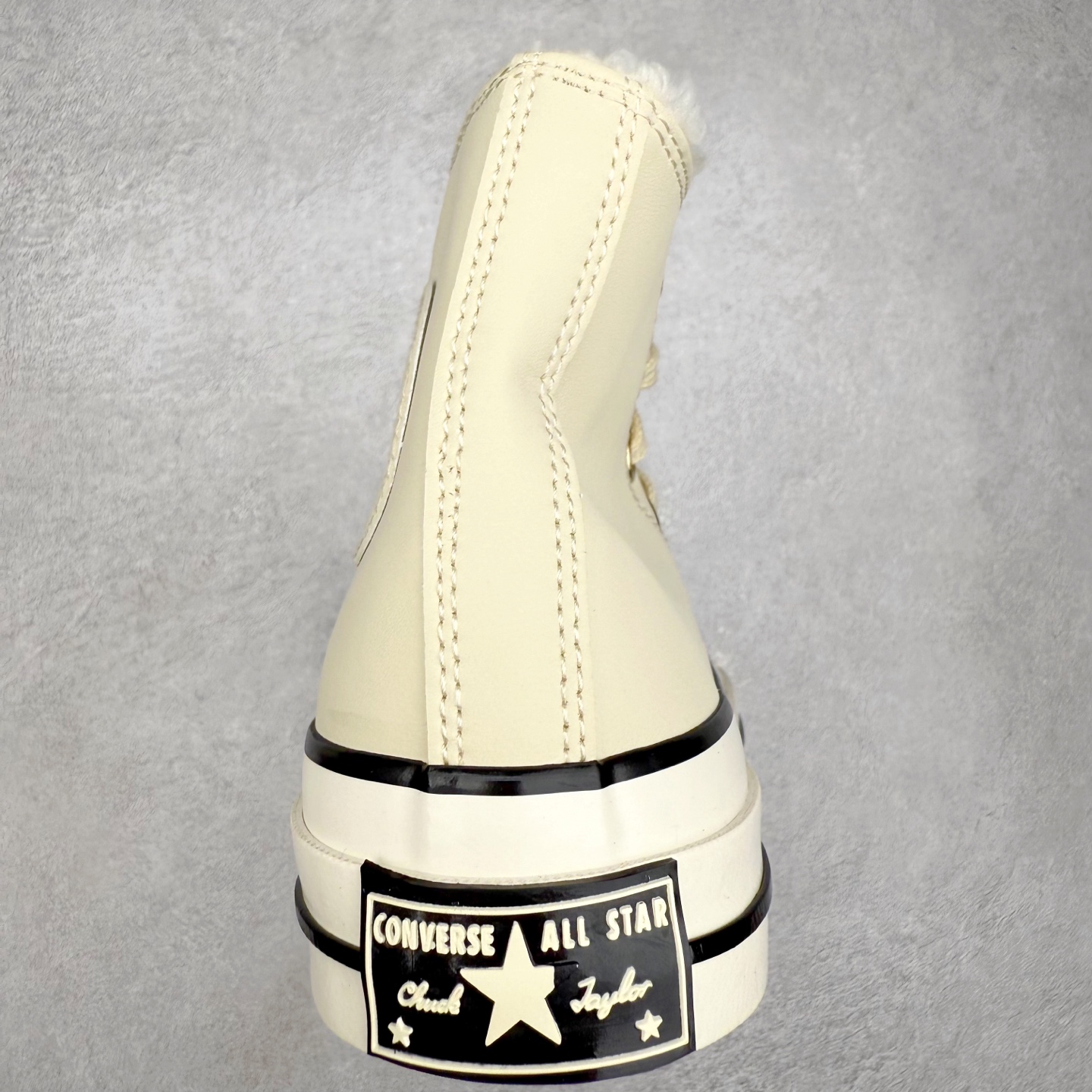 图片[8]-冬季新款 金扣皮加毛出货 Converse Chuck 1970s 加毛款 鞋面采用防水皮革面搭配金色鞋眼扣和毛绒内衬 双倍温暖加持 寒冷瞬时\\\”解冻″ 经典70s外观点缀精致复古金标 颜色：A12443C 米黄 货号：A12444C 黑色 尺码：35 36 36.5 37 37.5 38 39 39.5 40 41 41.5 42 42.5 43 44-选品中心