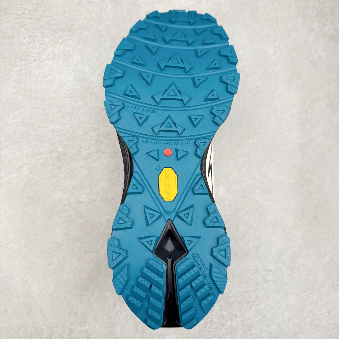 图片[9]-凯乐石 KAILAS FUGA EX3 BOA 25款舒适缓冲徒步 织物TPU减震防滑透气包裹性轻便低帮 超强抓地力越野跑步鞋 KAILAS凯乐石品牌是全球三大全系攀登品牌之一，于2003年创立于中国广州，致力于为有攀登梦想的户外运动员及爱好者，研发制造功能性专业装备，满足他们在极限环境下安全舒适的需求，凯乐石专注于科技面料的开发及专业功能设计，产品线覆盖登山、攀岩、徒步、越野跑山、露营、旅行等多项户外运动，通过运动员的测试反馈，不断进化迭代，产品荣获国内外大奖71座，发明专利21个，更突破性的自主研发攀登器械，打造出中国的攀登硬实力。实拍调校N版已经零色差零失真 百分百还原实物色彩所见即所得 不存在货不对板色差等低级问题 选购参考实物拍摄 不混卖不参货 只用心做好货严格选品 承诺混一赔十 尺码：36 36.5 37.5 38 38.5 39 40 40.5 41 42 42.5 43 44 44.5 45-选品中心