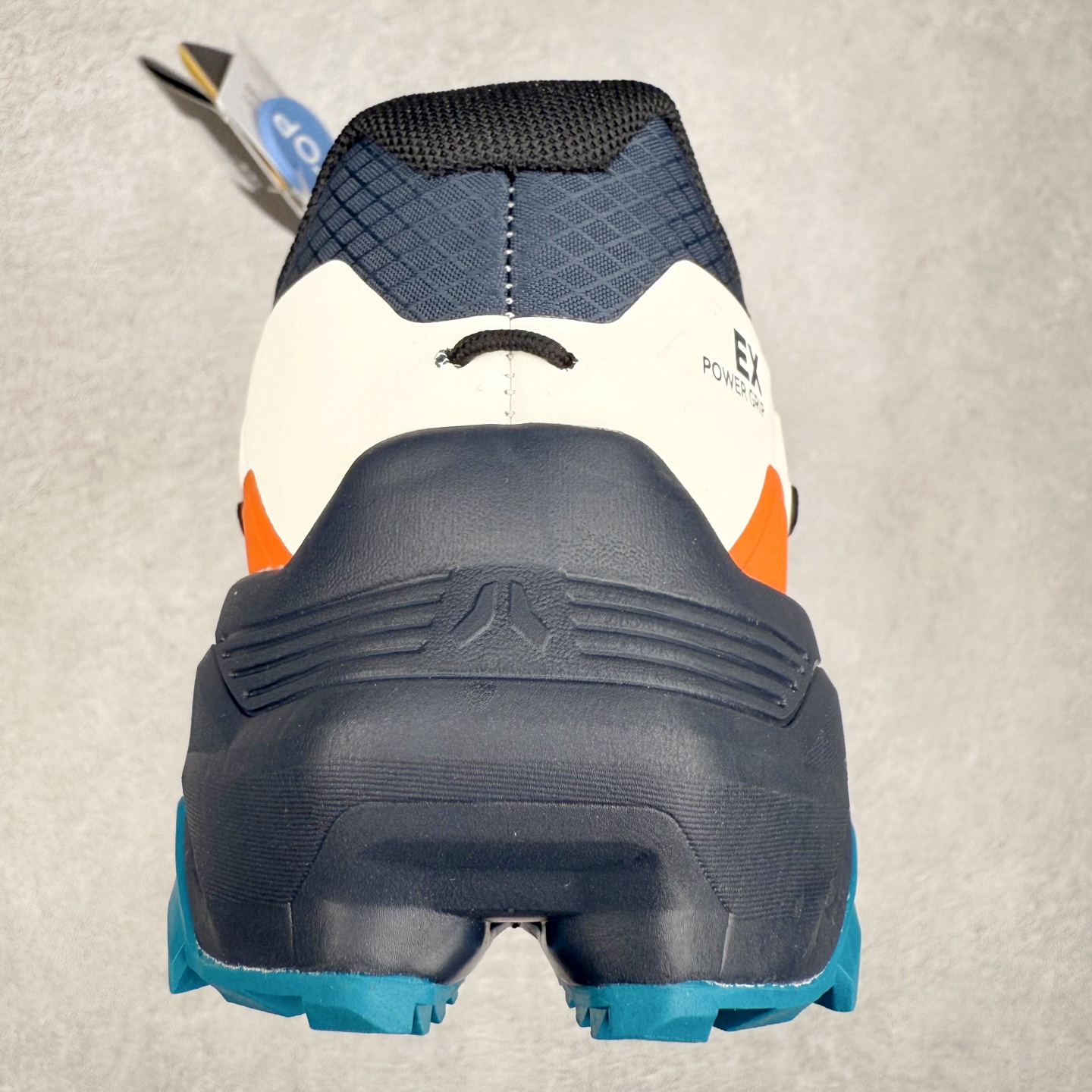 图片[8]-凯乐石 KAILAS FUGA EX3 BOA 25款舒适缓冲徒步 织物TPU减震防滑透气包裹性轻便低帮 超强抓地力越野跑步鞋 KAILAS凯乐石品牌是全球三大全系攀登品牌之一，于2003年创立于中国广州，致力于为有攀登梦想的户外运动员及爱好者，研发制造功能性专业装备，满足他们在极限环境下安全舒适的需求，凯乐石专注于科技面料的开发及专业功能设计，产品线覆盖登山、攀岩、徒步、越野跑山、露营、旅行等多项户外运动，通过运动员的测试反馈，不断进化迭代，产品荣获国内外大奖71座，发明专利21个，更突破性的自主研发攀登器械，打造出中国的攀登硬实力。实拍调校N版已经零色差零失真 百分百还原实物色彩所见即所得 不存在货不对板色差等低级问题 选购参考实物拍摄 不混卖不参货 只用心做好货严格选品 承诺混一赔十 尺码：36 36.5 37.5 38 38.5 39 40 40.5 41 42 42.5 43 44 44.5 45-选品中心