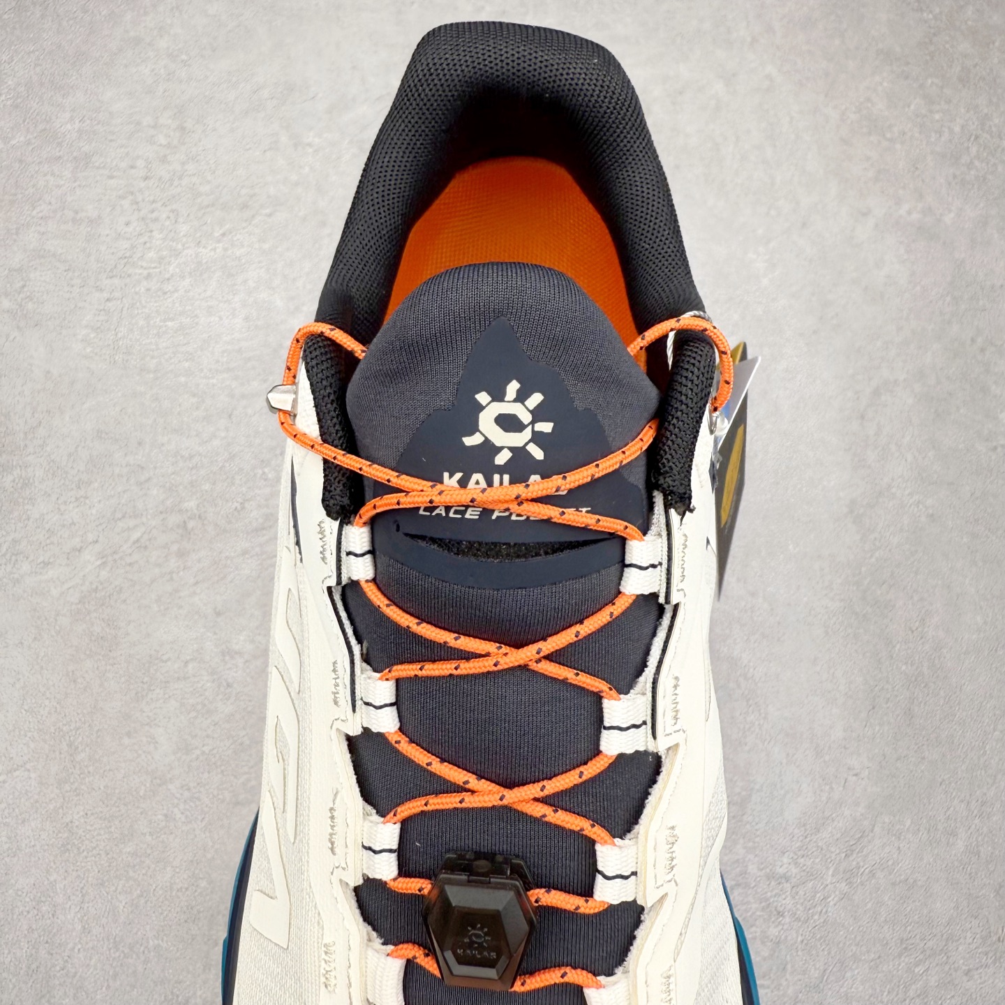 图片[5]-凯乐石 KAILAS FUGA EX3 BOA 25款舒适缓冲徒步 织物TPU减震防滑透气包裹性轻便低帮 超强抓地力越野跑步鞋 KAILAS凯乐石品牌是全球三大全系攀登品牌之一，于2003年创立于中国广州，致力于为有攀登梦想的户外运动员及爱好者，研发制造功能性专业装备，满足他们在极限环境下安全舒适的需求，凯乐石专注于科技面料的开发及专业功能设计，产品线覆盖登山、攀岩、徒步、越野跑山、露营、旅行等多项户外运动，通过运动员的测试反馈，不断进化迭代，产品荣获国内外大奖71座，发明专利21个，更突破性的自主研发攀登器械，打造出中国的攀登硬实力。实拍调校N版已经零色差零失真 百分百还原实物色彩所见即所得 不存在货不对板色差等低级问题 选购参考实物拍摄 不混卖不参货 只用心做好货严格选品 承诺混一赔十 尺码：36 36.5 37.5 38 38.5 39 40 40.5 41 42 42.5 43 44 44.5 45-选品中心