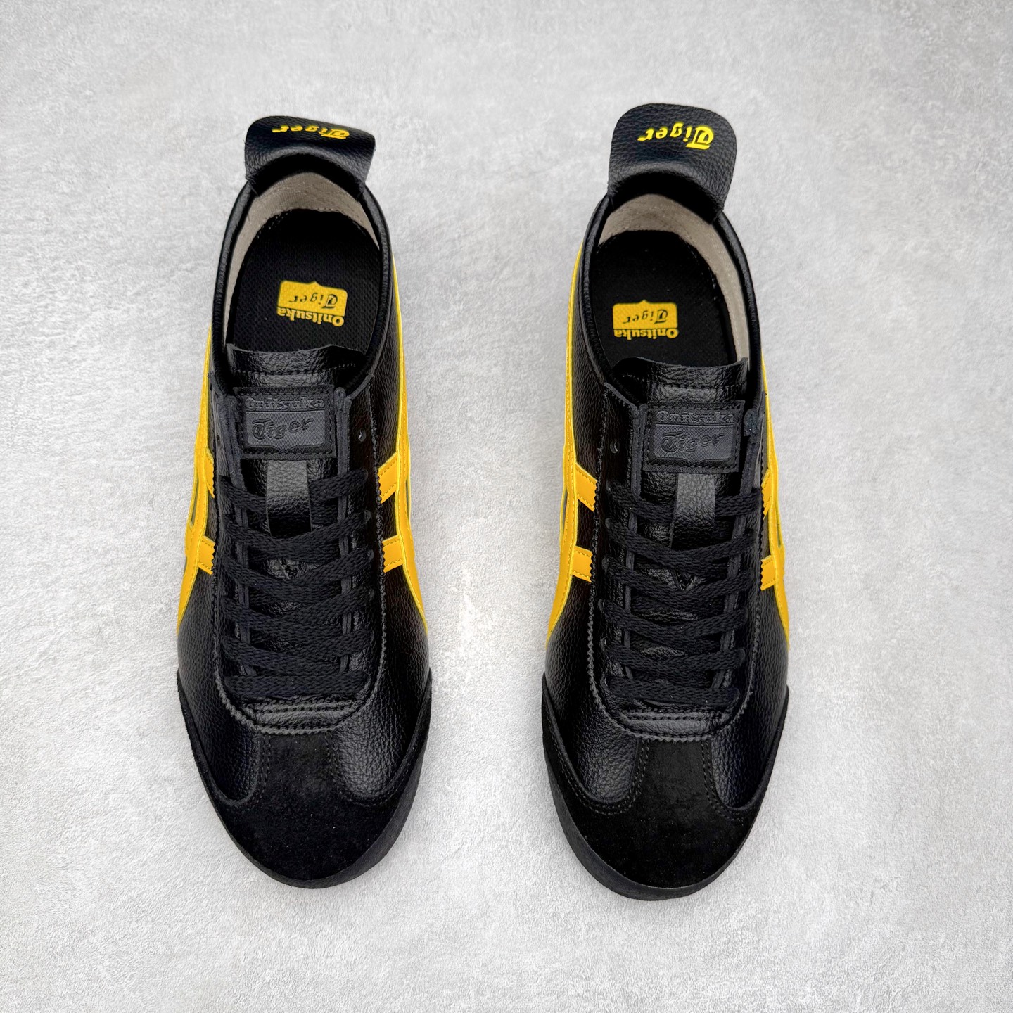 图片[2]-＃C版 Asics Onitsuka Tiger MEXICO 66 亚瑟士鬼冢虎复古经典板鞋 市场王者选手 海外订单工厂出品 长期生产补货永不断码 超成熟稳定的做工品控 原装全套纸板楦头开发 原汁原味 完美呈现版型 私模正确鞋底咬花纹路 一比一鞋头弧度高度鞋身弧度 绝不口嗨 细节品控鞋型随意秒杀市面 原档咬花纹路私模大底 一个单元有六个三角形 总体形拼接呈现花瓣状 官方四联吊牌 原装Ortholite轻量化鞋垫 原盒原配 质保卡 说明书 钢印防尘纸 纸板中底带钢印 乳胶组合鞋垫 支持全方位的对比专柜 产品从款式颜色造型上体现出追求舒适和细节的完美 鞋类更是推崇手工制作的严谨与完美 融舒适性与可穿性的设计风格 注重细节的完美和别致魅力 既保持稳重 又不失轻松的时尚感 尺码：36 37 37.5 38 39 39.5 40 40.5 41.5 42 42.5 43.5 44 45-选品中心