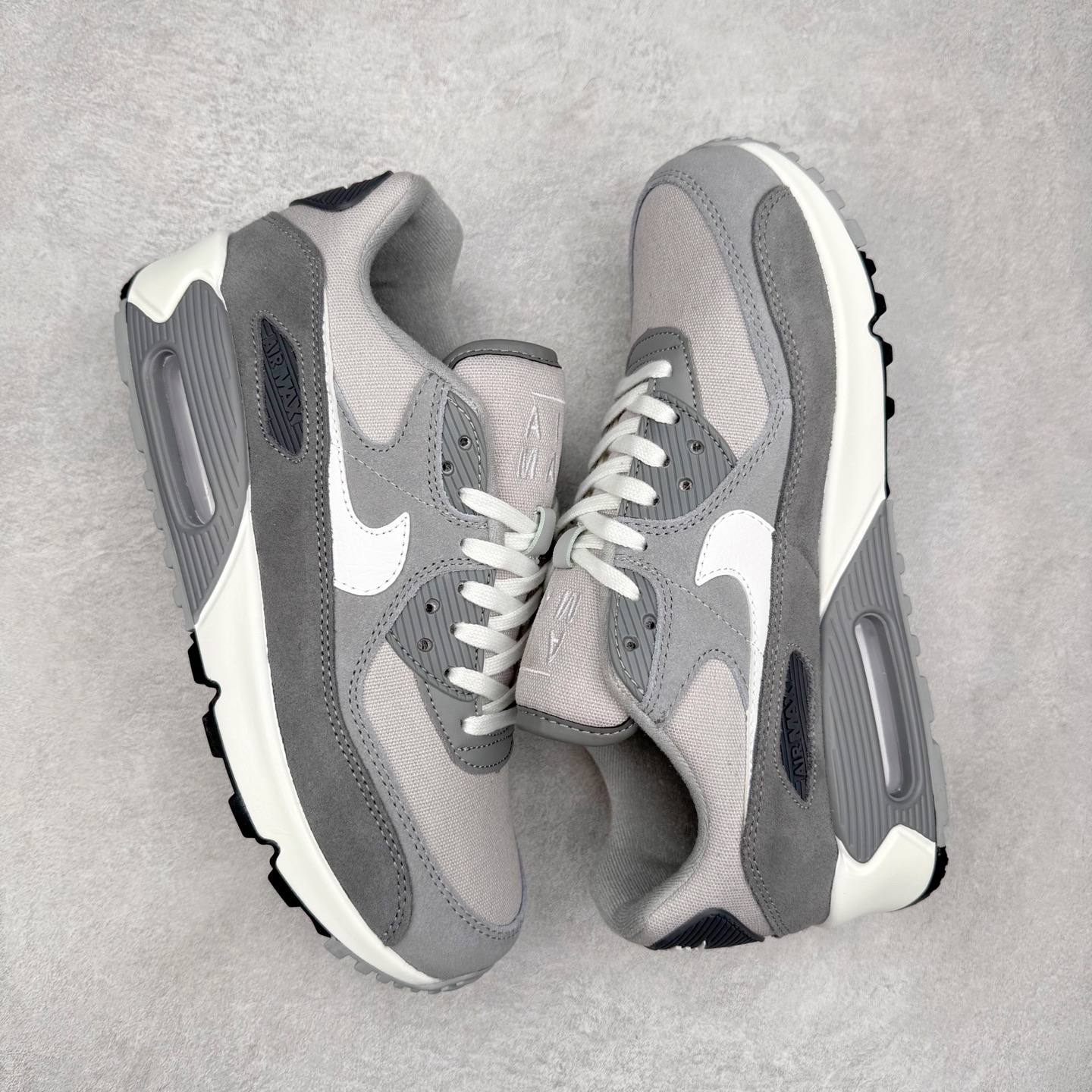 图片[3]-＃MX版 NK Air MAX 90 气垫复古减震跑步鞋 DA1641-001 经典重温 独家陆续补货 外单专供大厂出品 品质稳定 一百余色 终端操作 Air Max 90于1990年推出 来自Air Max系列 在Air Max 1的基础上改进而得 增加了气垫面积 外型上也更为流线 最特別的就是加入了菱纹塑胶嵌板 为Air Max 90增添了许多潮流气息 皮革鞋面 造就出色耐穿性和支撑力 Max Air缓震配置搭配泡棉中底 令Air Max 90轻盈而舒适 华夫格橡胶外底 铸就Air Max 90非凡的抓地力 而Air Max 90不仅是一双跑鞋 它成功跨越了时间的演进 成为了球鞋文化与潮流圈中最熟为人知的鞋款之一 尺码：36 36.5 37.5 38 38.5 39 40 40.5 41 42 42.5 43 44 44.5 45-选品中心