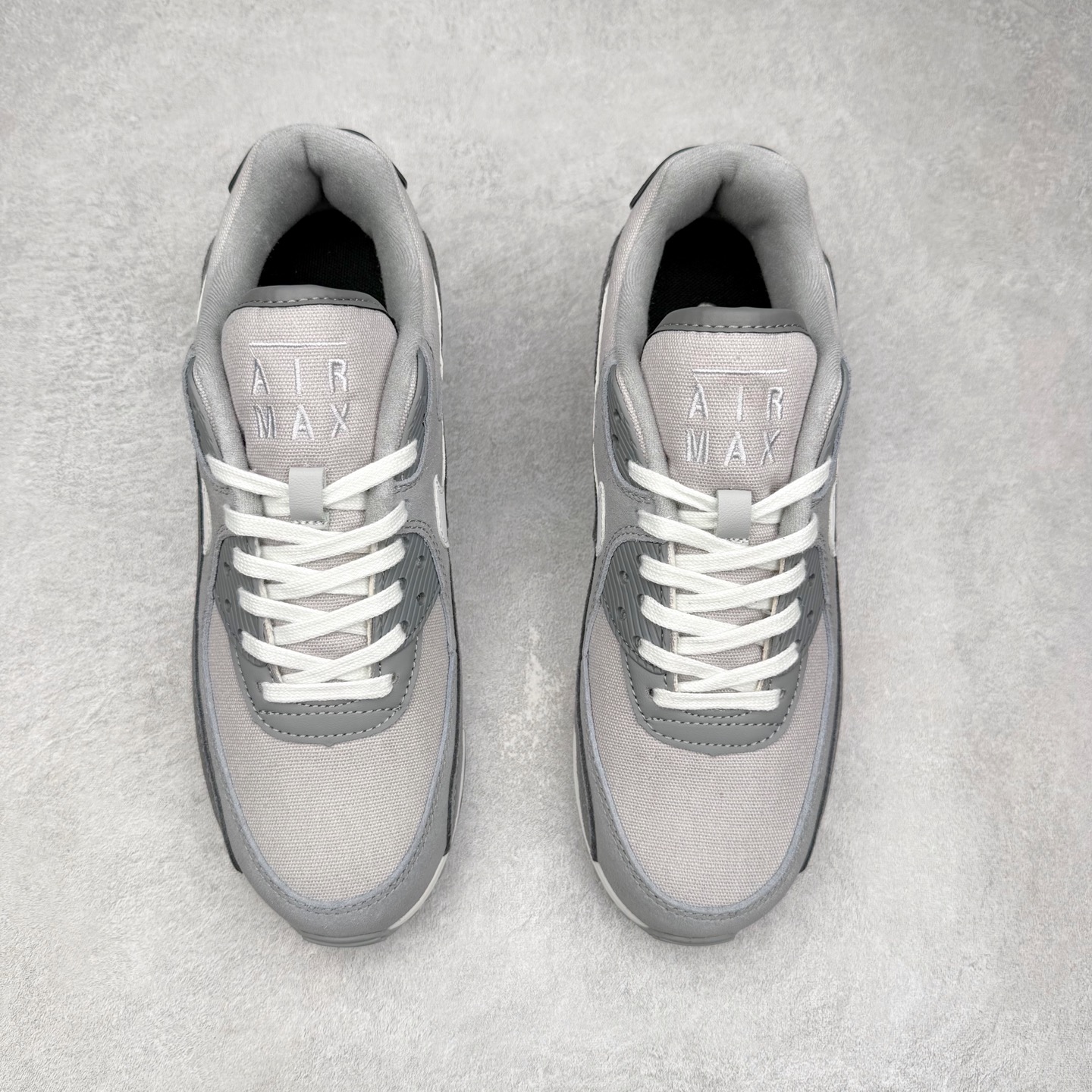 图片[2]-＃MX版 NK Air MAX 90 气垫复古减震跑步鞋 DA1641-001 经典重温 独家陆续补货 外单专供大厂出品 品质稳定 一百余色 终端操作 Air Max 90于1990年推出 来自Air Max系列 在Air Max 1的基础上改进而得 增加了气垫面积 外型上也更为流线 最特別的就是加入了菱纹塑胶嵌板 为Air Max 90增添了许多潮流气息 皮革鞋面 造就出色耐穿性和支撑力 Max Air缓震配置搭配泡棉中底 令Air Max 90轻盈而舒适 华夫格橡胶外底 铸就Air Max 90非凡的抓地力 而Air Max 90不仅是一双跑鞋 它成功跨越了时间的演进 成为了球鞋文化与潮流圈中最熟为人知的鞋款之一 尺码：36 36.5 37.5 38 38.5 39 40 40.5 41 42 42.5 43 44 44.5 45-选品中心