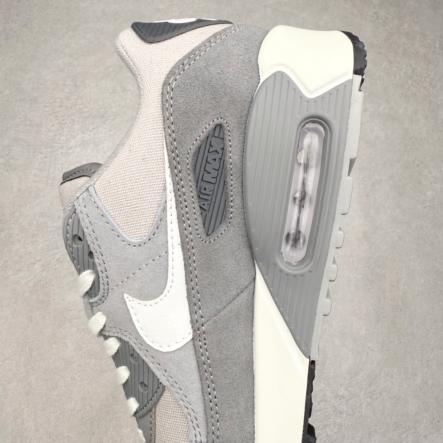 图片[7]-＃MX版 NK Air MAX 90 气垫复古减震跑步鞋 DA1641-001 经典重温 独家陆续补货 外单专供大厂出品 品质稳定 一百余色 终端操作 Air Max 90于1990年推出 来自Air Max系列 在Air Max 1的基础上改进而得 增加了气垫面积 外型上也更为流线 最特別的就是加入了菱纹塑胶嵌板 为Air Max 90增添了许多潮流气息 皮革鞋面 造就出色耐穿性和支撑力 Max Air缓震配置搭配泡棉中底 令Air Max 90轻盈而舒适 华夫格橡胶外底 铸就Air Max 90非凡的抓地力 而Air Max 90不仅是一双跑鞋 它成功跨越了时间的演进 成为了球鞋文化与潮流圈中最熟为人知的鞋款之一 尺码：36 36.5 37.5 38 38.5 39 40 40.5 41 42 42.5 43 44 44.5 45-选品中心