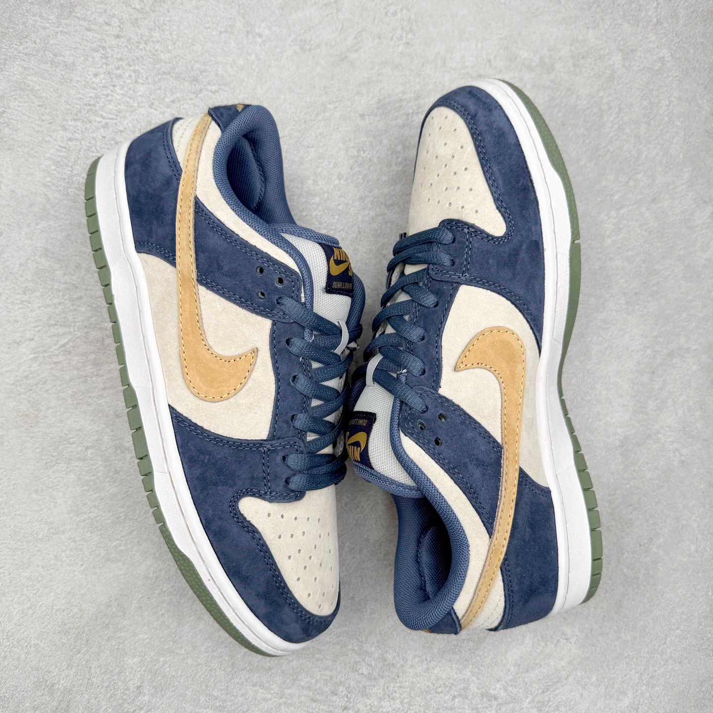 图片[3]-NK SB Dunk Low HF3063-002 极限压缩利润空间 超乎所想的高性价比 用料绝不含糊 原盒原配 正确耐磨橡胶大底 超高清洁度 全鞋零毛边皮料切割 全套原楦原模倾力打造完美版型 尺码：36 36.5 37.5 38 38.5 39 40 40.5 41 42 42.5 43 44 44.5 45 46-选品中心