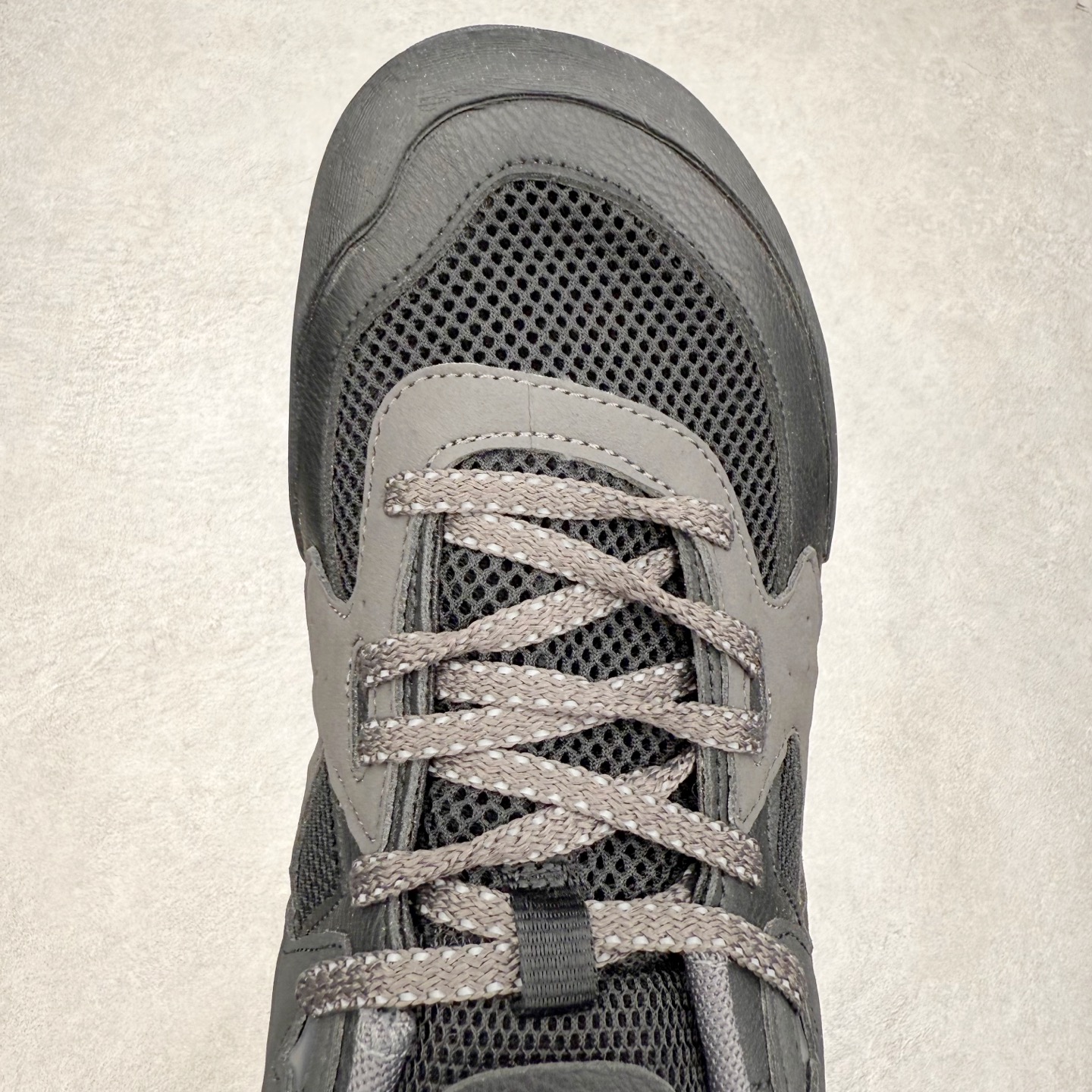 图片[4]-FILA斐乐 STEP 彩石鞋 复古运动百搭时尚舒适 耐磨 低帮 生活休闲鞋 女款 FUSION 系列传承了 FILA 的百年基因，融入年轻运动及潮流文化，成为引领变革、创新突破的一代。以“1+N” 的跨界合作模式重现经典的同时创造经典。带来最出其不意的跨界合作惊喜。同时，FILAFUSION把FILA 的 DNA 融入到定制体验里，你可以随心制造厲于你的产品。FILA FUSION 的鞋家族涵盖了老爹鞋、跑步鞋、网球鞋、季节款。风格复古新潮，满足了时尚人士出行及各类运动的搭配需求，成为当下年轻人筷拥的鞋类品牌之一。FILA FUSION 走进年轻人的世界，通过年轻人运动，街舞，滑板，篮球，展现 FILA FUSION 的潮流态度和年轻文化。FILA FUSION 认为末来属于引领变革、创新突破的年轻一代，让我们一起构成 FILA 未来的蓝图吧！尺码：35.5 36 36.5 37.5 38 38.5 39 40-选品中心