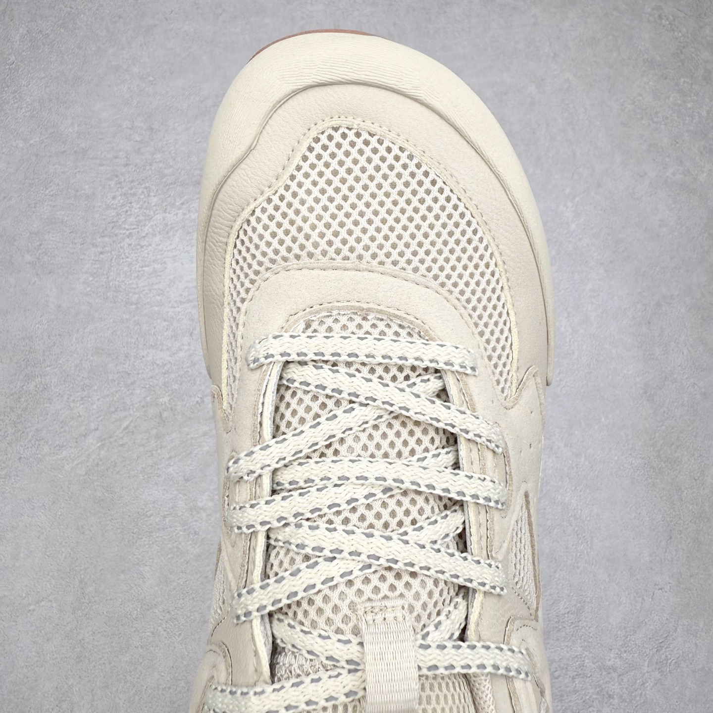 图片[4]-FILA斐乐 STEP 彩石鞋 复古运动百搭时尚舒适 耐磨 低帮 生活休闲鞋 女款 FUSION 系列传承了 FILA 的百年基因，融入年轻运动及潮流文化，成为引领变革、创新突破的一代。以“1+N” 的跨界合作模式重现经典的同时创造经典。带来最出其不意的跨界合作惊喜。同时，FILAFUSION把FILA 的 DNA 融入到定制体验里，你可以随心制造厲于你的产品。FILA FUSION 的鞋家族涵盖了老爹鞋、跑步鞋、网球鞋、季节款。风格复古新潮，满足了时尚人士出行及各类运动的搭配需求，成为当下年轻人筷拥的鞋类品牌之一。FILA FUSION 走进年轻人的世界，通过年轻人运动，街舞，滑板，篮球，展现 FILA FUSION 的潮流态度和年轻文化。FILA FUSION 认为末来属于引领变革、创新突破的年轻一代，让我们一起构成 FILA 未来的蓝图吧！尺码：35.5 36 36.5 37.5 38 38.5 39 40-选品中心