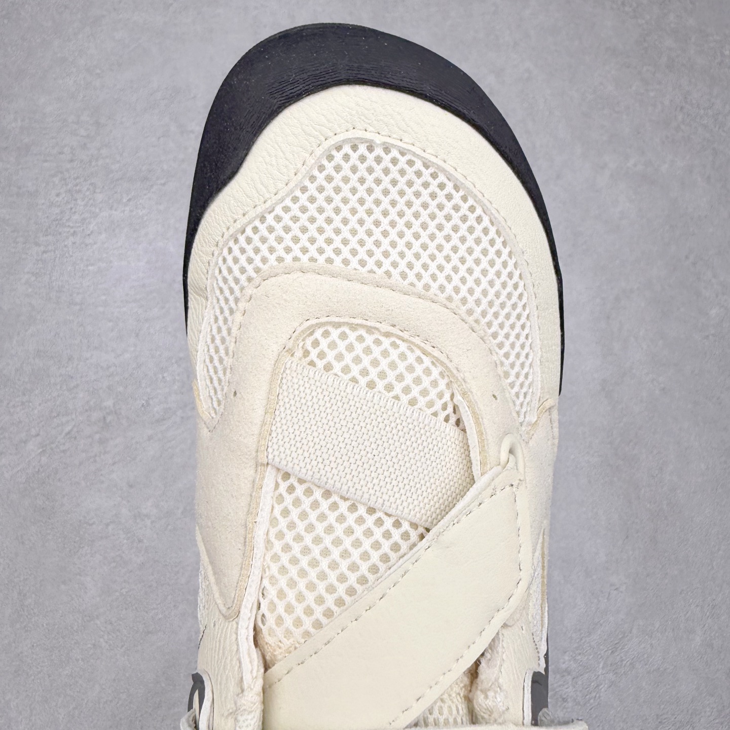 图片[4]-FILA斐乐 STEP 彩石鞋 复古运动百搭时尚舒适 耐磨 低帮 生活休闲鞋 女款 FUSION 系列传承了 FILA 的百年基因，融入年轻运动及潮流文化，成为引领变革、创新突破的一代。以“1+N” 的跨界合作模式重现经典的同时创造经典。带来最出其不意的跨界合作惊喜。同时，FILAFUSION把FILA 的 DNA 融入到定制体验里，你可以随心制造厲于你的产品。FILA FUSION 的鞋家族涵盖了老爹鞋、跑步鞋、网球鞋、季节款。风格复古新潮，满足了时尚人士出行及各类运动的搭配需求，成为当下年轻人筷拥的鞋类品牌之一。FILA FUSION 走进年轻人的世界，通过年轻人运动，街舞，滑板，篮球，展现 FILA FUSION 的潮流态度和年轻文化。FILA FUSION 认为末来属于引领变革、创新突破的年轻一代，让我们一起构成 FILA 未来的蓝图吧！尺码：35.5 36 36.5 37.5 38 38.5 39 40-选品中心