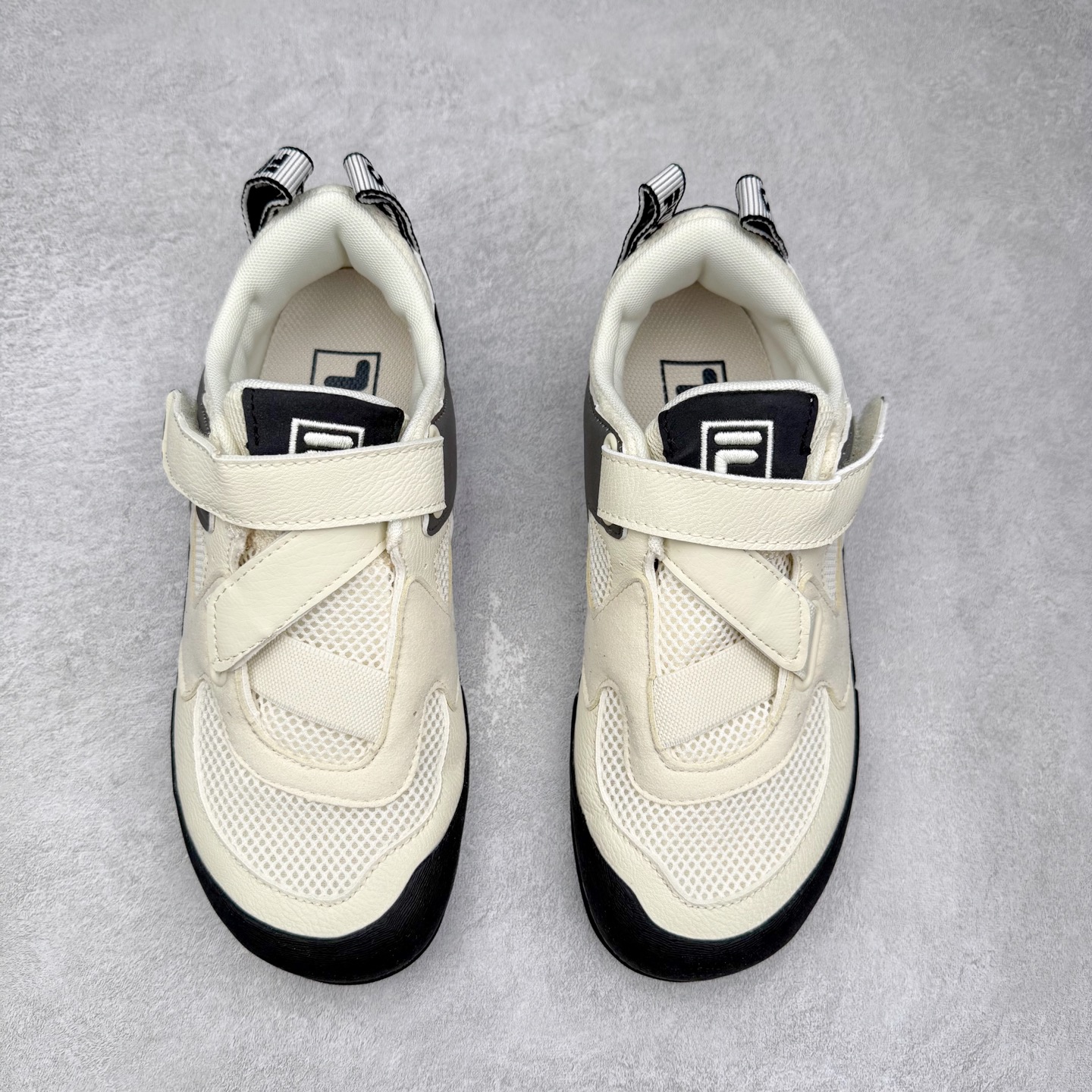 图片[2]-FILA斐乐 STEP 彩石鞋 复古运动百搭时尚舒适 耐磨 低帮 生活休闲鞋 女款 FUSION 系列传承了 FILA 的百年基因，融入年轻运动及潮流文化，成为引领变革、创新突破的一代。以“1+N” 的跨界合作模式重现经典的同时创造经典。带来最出其不意的跨界合作惊喜。同时，FILAFUSION把FILA 的 DNA 融入到定制体验里，你可以随心制造厲于你的产品。FILA FUSION 的鞋家族涵盖了老爹鞋、跑步鞋、网球鞋、季节款。风格复古新潮，满足了时尚人士出行及各类运动的搭配需求，成为当下年轻人筷拥的鞋类品牌之一。FILA FUSION 走进年轻人的世界，通过年轻人运动，街舞，滑板，篮球，展现 FILA FUSION 的潮流态度和年轻文化。FILA FUSION 认为末来属于引领变革、创新突破的年轻一代，让我们一起构成 FILA 未来的蓝图吧！尺码：35.5 36 36.5 37.5 38 38.5 39 40-选品中心