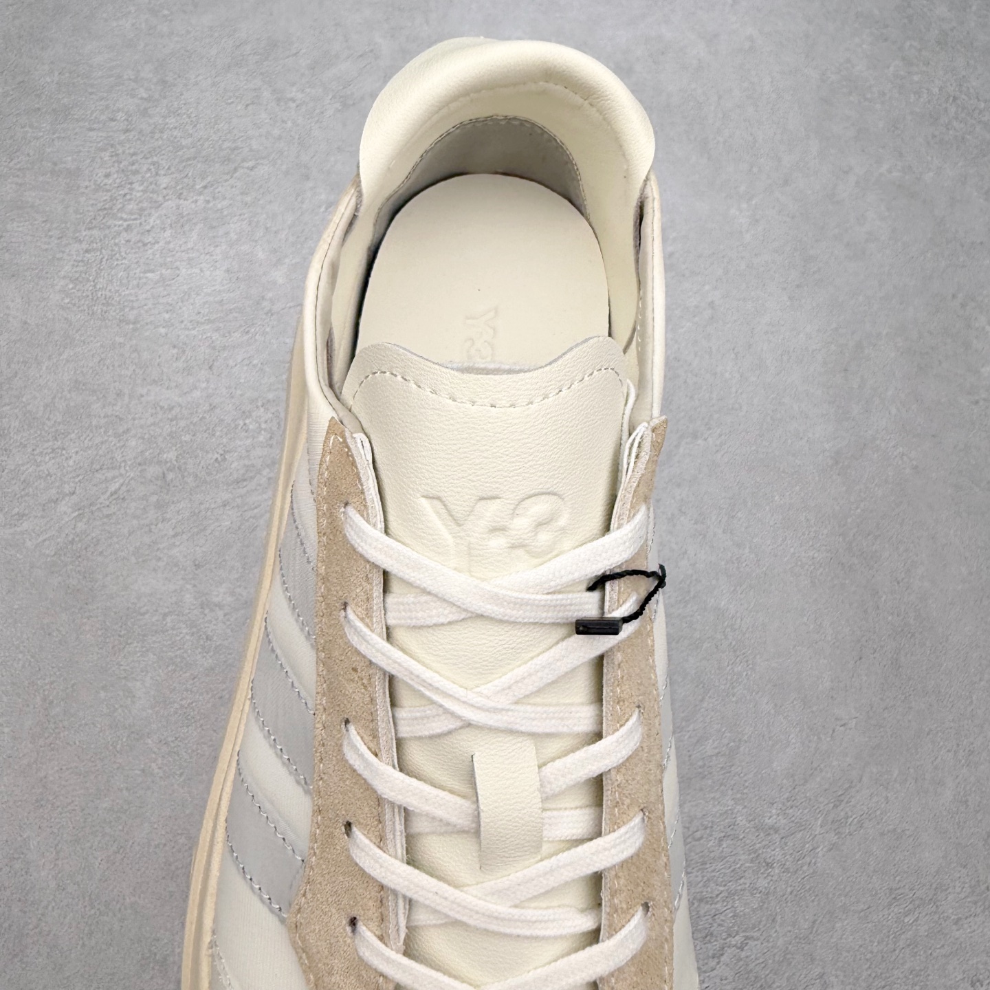 图片[5]-Y-3 皮革绒面革 百搭时尚 防滑 低帮 生活休闲鞋 男女同款 实拍调校N版已经零色差零失真 百分百还原实物色彩所见即所得 不存在货不对板色差等低级问题 选购参考实物拍摄 不混卖不参货 只用心做好货严格选品 承诺混一赔十 尺码：36 36.5 37.5 38 38.5 39 40 40.5 41 42 42.5 43 44 44.5 45-选品中心