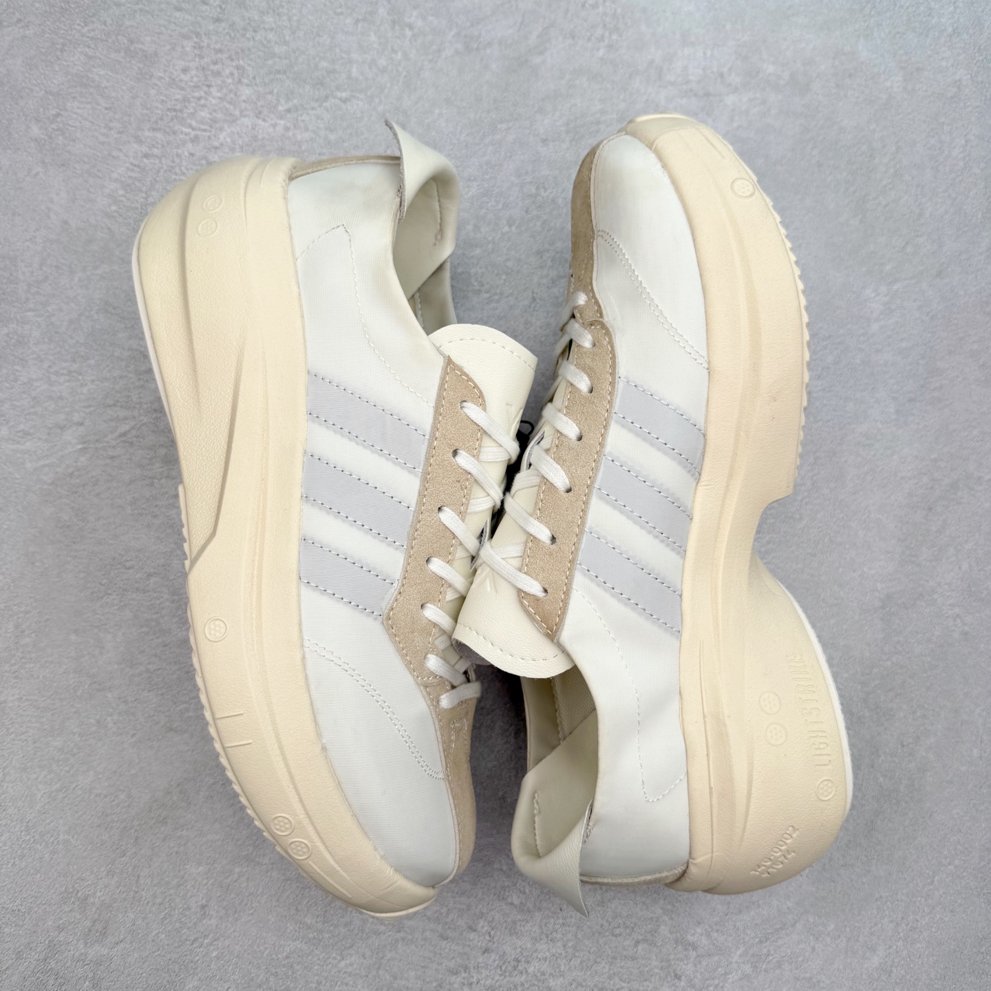 图片[3]-Y-3 皮革绒面革 百搭时尚 防滑 低帮 生活休闲鞋 男女同款 实拍调校N版已经零色差零失真 百分百还原实物色彩所见即所得 不存在货不对板色差等低级问题 选购参考实物拍摄 不混卖不参货 只用心做好货严格选品 承诺混一赔十 尺码：36 36.5 37.5 38 38.5 39 40 40.5 41 42 42.5 43 44 44.5 45-选品中心