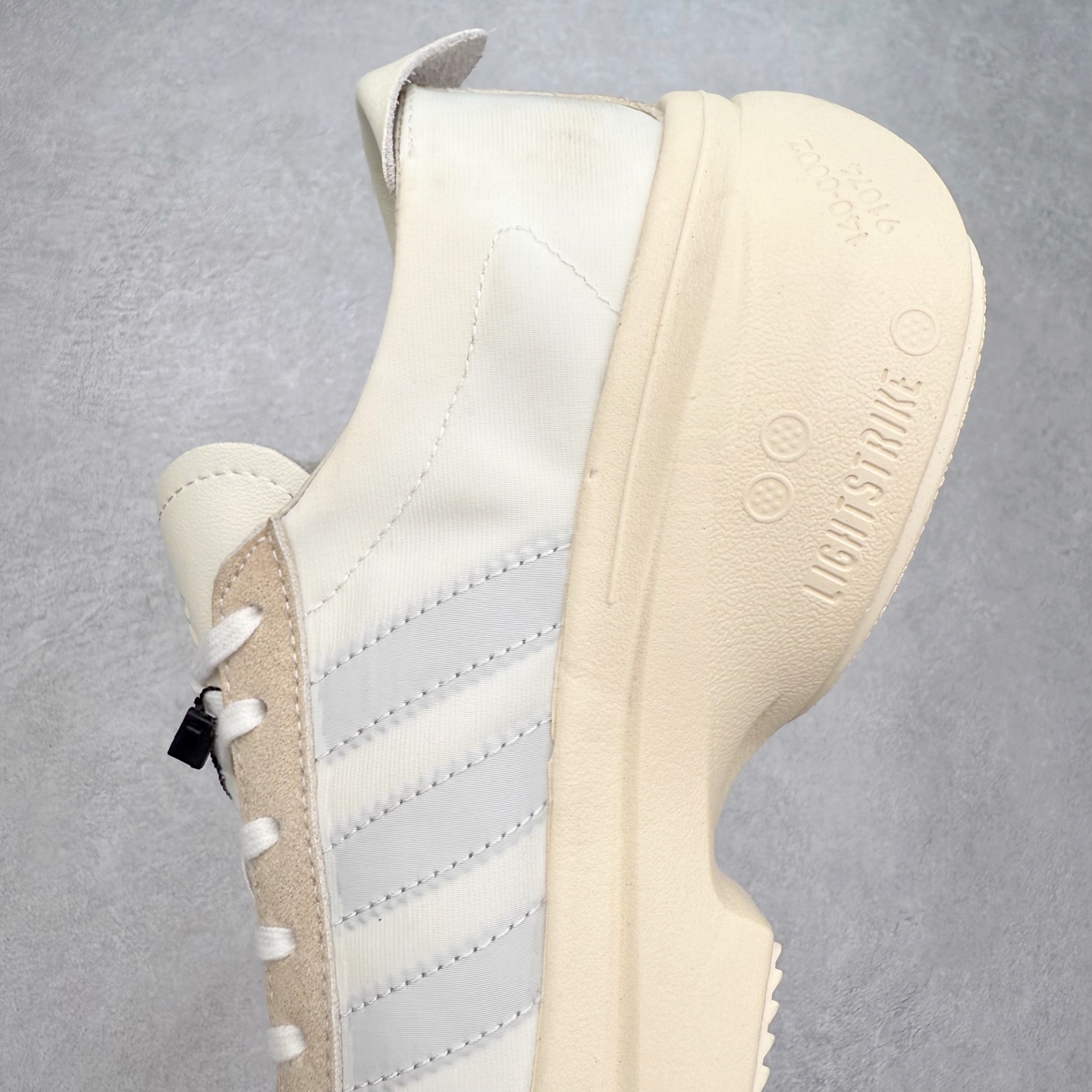 图片[7]-Y-3 皮革绒面革 百搭时尚 防滑 低帮 生活休闲鞋 男女同款 实拍调校N版已经零色差零失真 百分百还原实物色彩所见即所得 不存在货不对板色差等低级问题 选购参考实物拍摄 不混卖不参货 只用心做好货严格选品 承诺混一赔十 尺码：36 36.5 37.5 38 38.5 39 40 40.5 41 42 42.5 43 44 44.5 45-选品中心