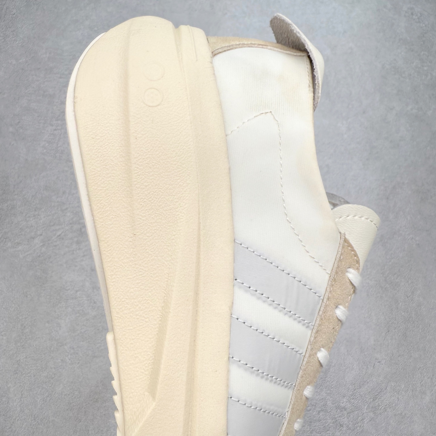 图片[6]-Y-3 皮革绒面革 百搭时尚 防滑 低帮 生活休闲鞋 男女同款 实拍调校N版已经零色差零失真 百分百还原实物色彩所见即所得 不存在货不对板色差等低级问题 选购参考实物拍摄 不混卖不参货 只用心做好货严格选品 承诺混一赔十 尺码：36 36.5 37.5 38 38.5 39 40 40.5 41 42 42.5 43 44 44.5 45-选品中心