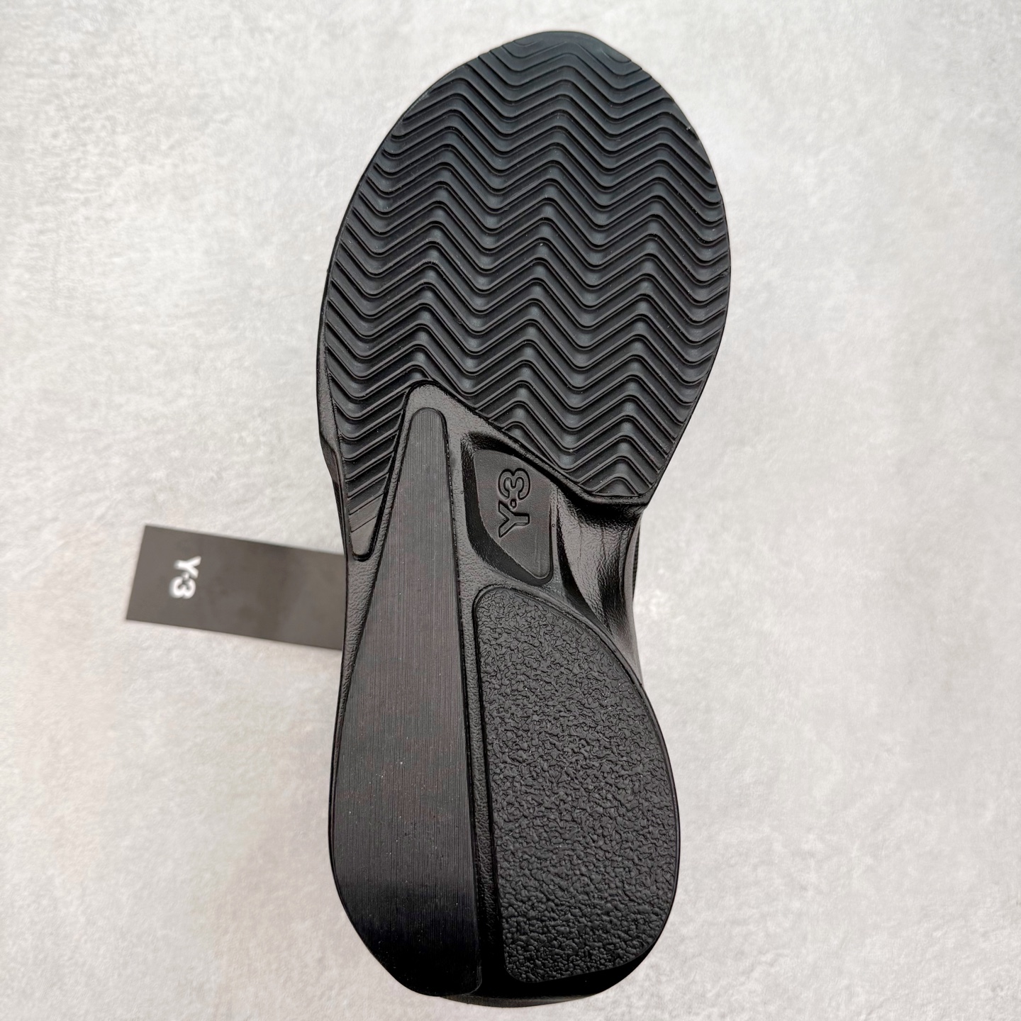 图片[9]-Y-3 皮革绒面革 百搭时尚 防滑 低帮 生活休闲鞋 男女同款 实拍调校N版已经零色差零失真 百分百还原实物色彩所见即所得 不存在货不对板色差等低级问题 选购参考实物拍摄 不混卖不参货 只用心做好货严格选品 承诺混一赔十 尺码：36 36.5 37.5 38 38.5 39 40 40.5 41 42 42.5 43 44 44.5 45-选品中心