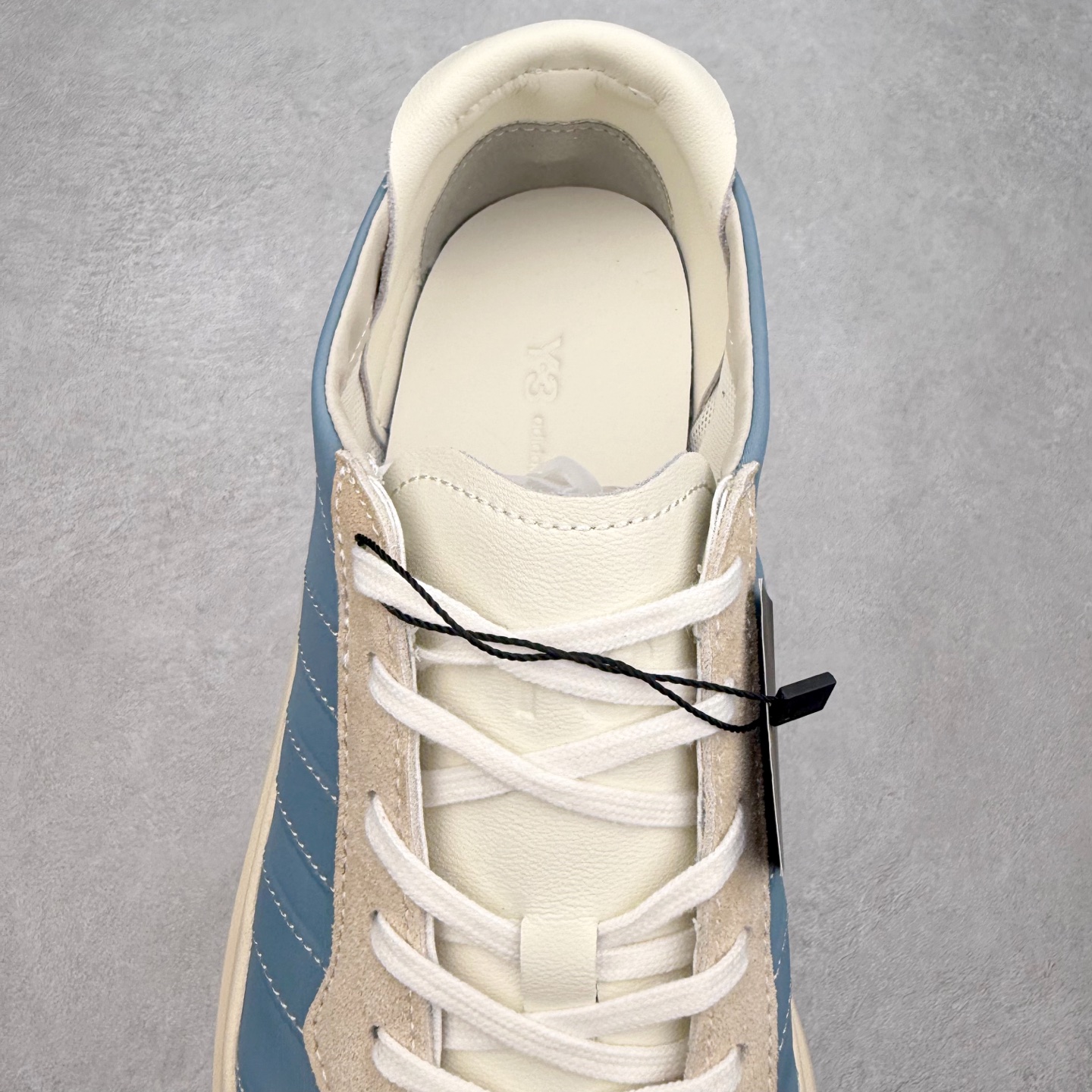 图片[5]-Y-3 皮革绒面革 百搭时尚 防滑 低帮 生活休闲鞋 男女同款 实拍调校N版已经零色差零失真 百分百还原实物色彩所见即所得 不存在货不对板色差等低级问题 选购参考实物拍摄 不混卖不参货 只用心做好货严格选品 承诺混一赔十 尺码：36 36.5 37.5 38 38.5 39 40 40.5 41 42 42.5 43 44 44.5 45-选品中心