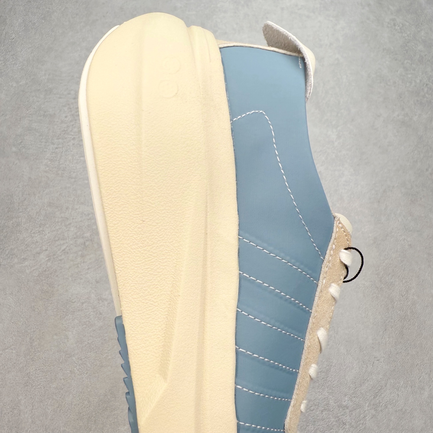 图片[6]-Y-3 皮革绒面革 百搭时尚 防滑 低帮 生活休闲鞋 男女同款 实拍调校N版已经零色差零失真 百分百还原实物色彩所见即所得 不存在货不对板色差等低级问题 选购参考实物拍摄 不混卖不参货 只用心做好货严格选品 承诺混一赔十 尺码：36 36.5 37.5 38 38.5 39 40 40.5 41 42 42.5 43 44 44.5 45-选品中心