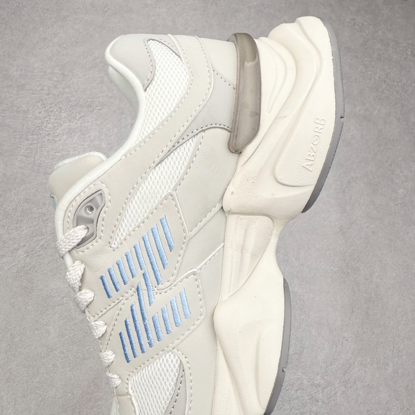 图片[7]-＃TG纯原特价福利 New Balance NB9060系列 新百伦绒面革网布经典百搭防滑耐磨透气低帮生活休闲鞋 全套原楦原纸板原厂数据开发 进口三明治网面 原装进口翻毛皮料正确绒感卡色 正确中底拉帮中底网布细节 原厂标裁 带紫光防伪 定制后跟透明水晶模块 冲裁组合 大底贴合程度胶水上色把控完美 整洁度挑战全网艺术家 多道序QC把关品质完善 匠心打造 耗时两个月开发完成 工艺极其复杂难度可想而知 新开独立私模大底 全网唯一正确六层组合大底 高端零售专供产物 尺码：36 37 37.5 38 38.5 39 40 40.5 41 42 42.5 43 44 45 46.5-选品中心