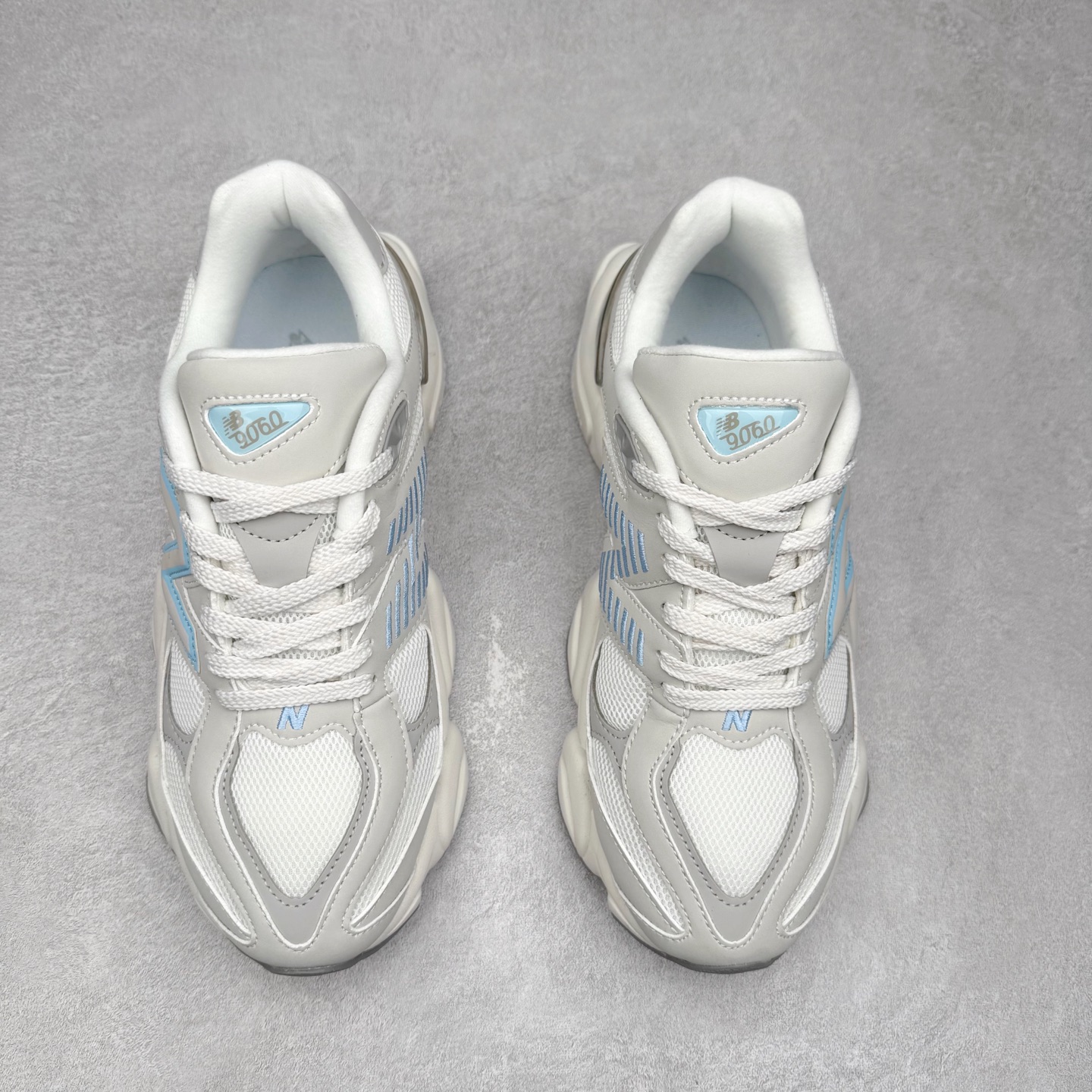 图片[2]-＃TG纯原特价福利 New Balance NB9060系列 新百伦绒面革网布经典百搭防滑耐磨透气低帮生活休闲鞋 全套原楦原纸板原厂数据开发 进口三明治网面 原装进口翻毛皮料正确绒感卡色 正确中底拉帮中底网布细节 原厂标裁 带紫光防伪 定制后跟透明水晶模块 冲裁组合 大底贴合程度胶水上色把控完美 整洁度挑战全网艺术家 多道序QC把关品质完善 匠心打造 耗时两个月开发完成 工艺极其复杂难度可想而知 新开独立私模大底 全网唯一正确六层组合大底 高端零售专供产物 尺码：36 37 37.5 38 38.5 39 40 40.5 41 42 42.5 43 44 45 46.5-选品中心