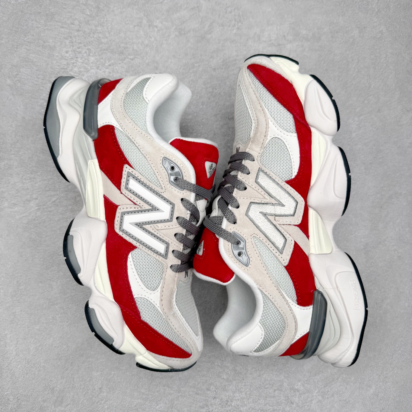 图片[3]-＃TG纯原特价福利 New Balance NB9060系列 新百伦绒面革网布经典百搭防滑耐磨透气低帮生活休闲鞋 全套原楦原纸板原厂数据开发 进口三明治网面 原装进口翻毛皮料正确绒感卡色 正确中底拉帮中底网布细节 原厂标裁 带紫光防伪 定制后跟透明水晶模块 冲裁组合 大底贴合程度胶水上色把控完美 整洁度挑战全网艺术家 多道序QC把关品质完善 匠心打造 耗时两个月开发完成 工艺极其复杂难度可想而知 新开独立私模大底 全网唯一正确六层组合大底 高端零售专供产物 尺码：36 37 37.5 38 38.5 39 40 40.5 41 42 42.5 43 44 45 46.5-选品中心