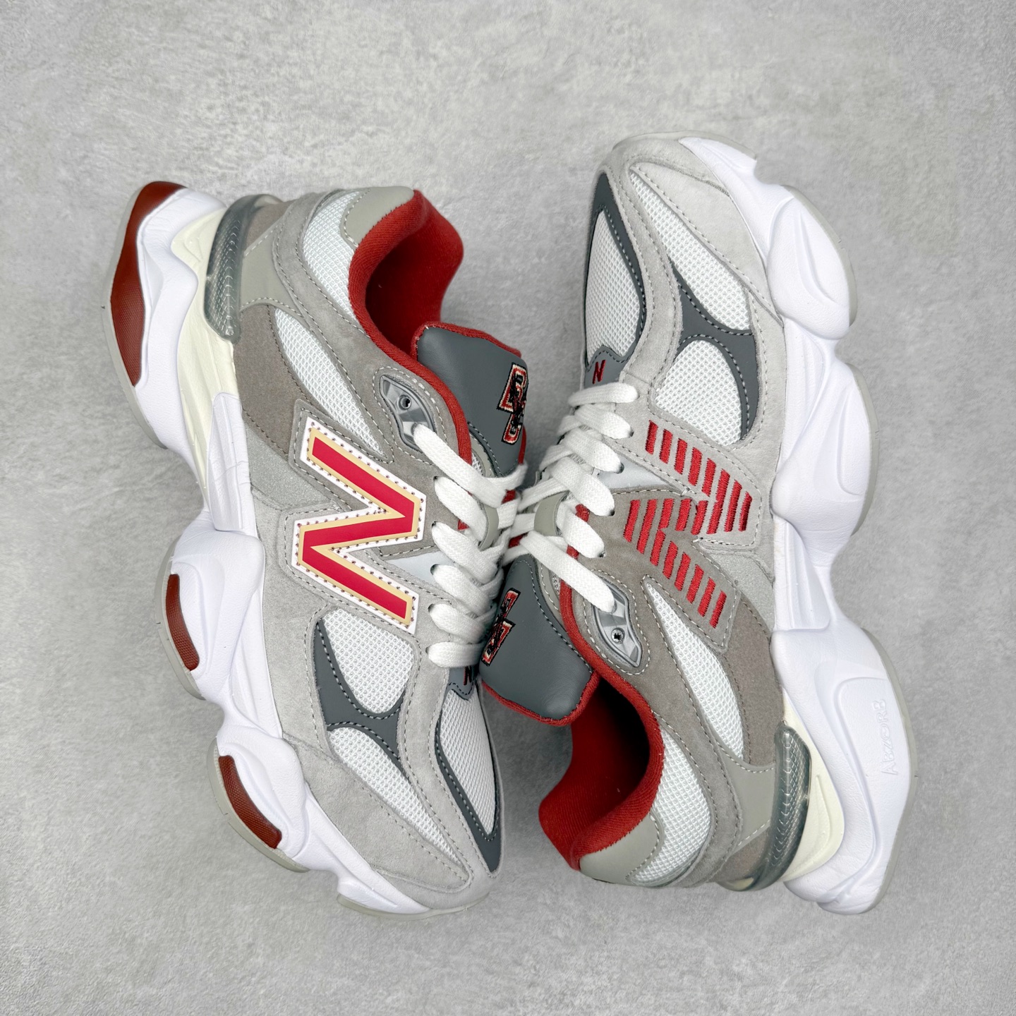 图片[3]-＃TG纯原特价福利 New Balance NB9060系列 新百伦绒面革网布经典百搭防滑耐磨透气低帮生活休闲鞋 全套原楦原纸板原厂数据开发 进口三明治网面 原装进口翻毛皮料正确绒感卡色 正确中底拉帮中底网布细节 原厂标裁 带紫光防伪 定制后跟透明水晶模块 冲裁组合 大底贴合程度胶水上色把控完美 整洁度挑战全网艺术家 多道序QC把关品质完善 匠心打造 耗时两个月开发完成 工艺极其复杂难度可想而知 新开独立私模大底 全网唯一正确六层组合大底 高端零售专供产物 尺码：36 37 37.5 38 38.5 39 40 40.5 41 42 42.5 43 44 45 46.5-选品中心