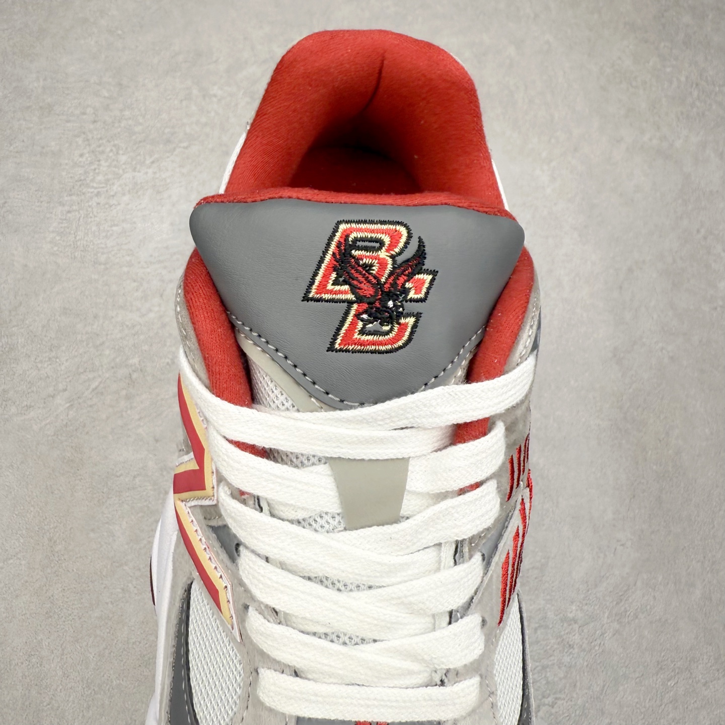 图片[5]-＃TG纯原特价福利 New Balance NB9060系列 新百伦绒面革网布经典百搭防滑耐磨透气低帮生活休闲鞋 全套原楦原纸板原厂数据开发 进口三明治网面 原装进口翻毛皮料正确绒感卡色 正确中底拉帮中底网布细节 原厂标裁 带紫光防伪 定制后跟透明水晶模块 冲裁组合 大底贴合程度胶水上色把控完美 整洁度挑战全网艺术家 多道序QC把关品质完善 匠心打造 耗时两个月开发完成 工艺极其复杂难度可想而知 新开独立私模大底 全网唯一正确六层组合大底 高端零售专供产物 尺码：36 37 37.5 38 38.5 39 40 40.5 41 42 42.5 43 44 45 46.5-选品中心