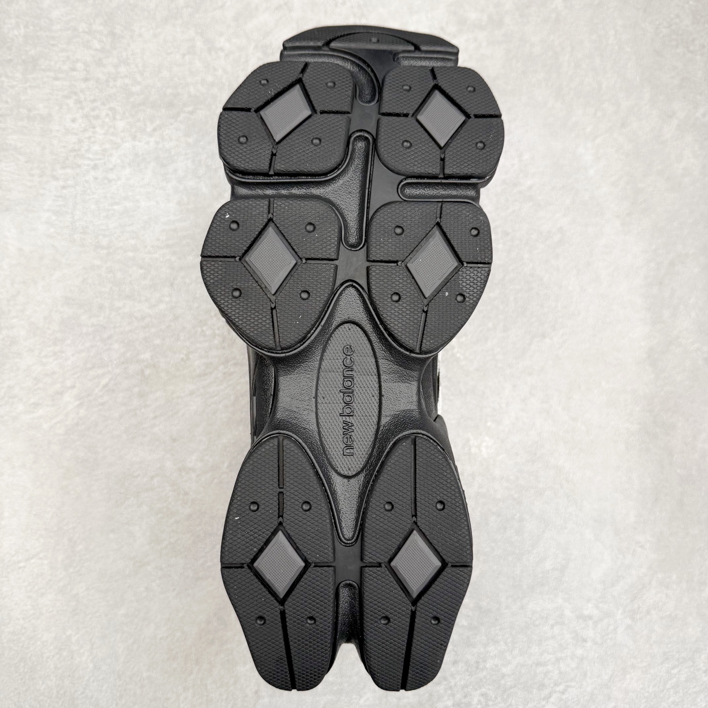 图片[9]-＃TG纯原特价福利 New Balance NB9060系列 新百伦绒面革网布经典百搭防滑耐磨透气低帮生活休闲鞋 全套原楦原纸板原厂数据开发 进口三明治网面 原装进口翻毛皮料正确绒感卡色 正确中底拉帮中底网布细节 原厂标裁 带紫光防伪 定制后跟透明水晶模块 冲裁组合 大底贴合程度胶水上色把控完美 整洁度挑战全网艺术家 多道序QC把关品质完善 匠心打造 耗时两个月开发完成 工艺极其复杂难度可想而知 新开独立私模大底 全网唯一正确六层组合大底 高端零售专供产物 尺码：36 37 37.5 38 38.5 39 40 40.5 41 42 42.5 43 44 45 46.5-选品中心