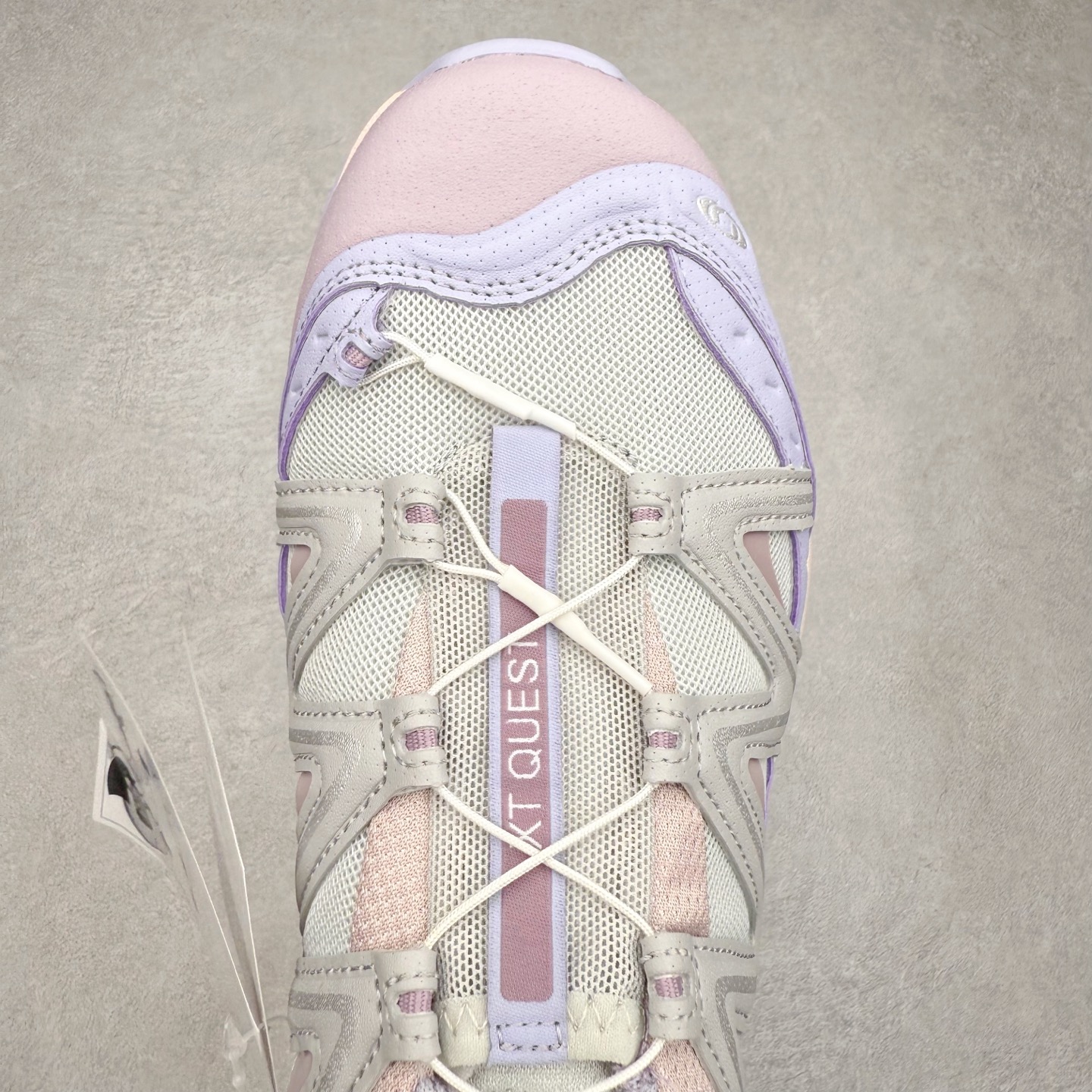 图片[4]-＃HP纯原 Salomon XT-QUEST ADV 萨洛蒙潮流越野机能户外功能鞋 纯原外贸平台特供订单 耗时半年巨作 全套原纸板楦头开发 原厂特供网布配套加持 确保原汁原味 完美呈现版型 原档数据独家私模五层组合大底 男女鞋同步官方开发至46.5 原装Ortholite轻量化鞋垫 中底布带钢印编号 原厂TPU锁扣 进口港宝加持 后跟自然饱满 还原公司包裹性 基于 SALOMON 初代 XT 鞋身造型并搭载 4D ADVANCED CHASSIS™ 大底打造而成 为这款 XT-QUEST 带来了多项足部控制与保护等功能性 如在运动过程中控制左右晃动的过程而提高稳定性、改善长途越野过程中足中到足尖的过渡、提高感知岩石的精确度以抵抗尖锐物体对脚底的伤害以及采用动态缓冲来增强穿着舒适感 从而减轻疲劳感 使 XT-QUEST 成为一双舒适且安全的户外之履 尺码：36 36.5 37.5 38 38.5 39 40 40.5 41 42 42.5 43 44 44.5 45 46.5-选品中心