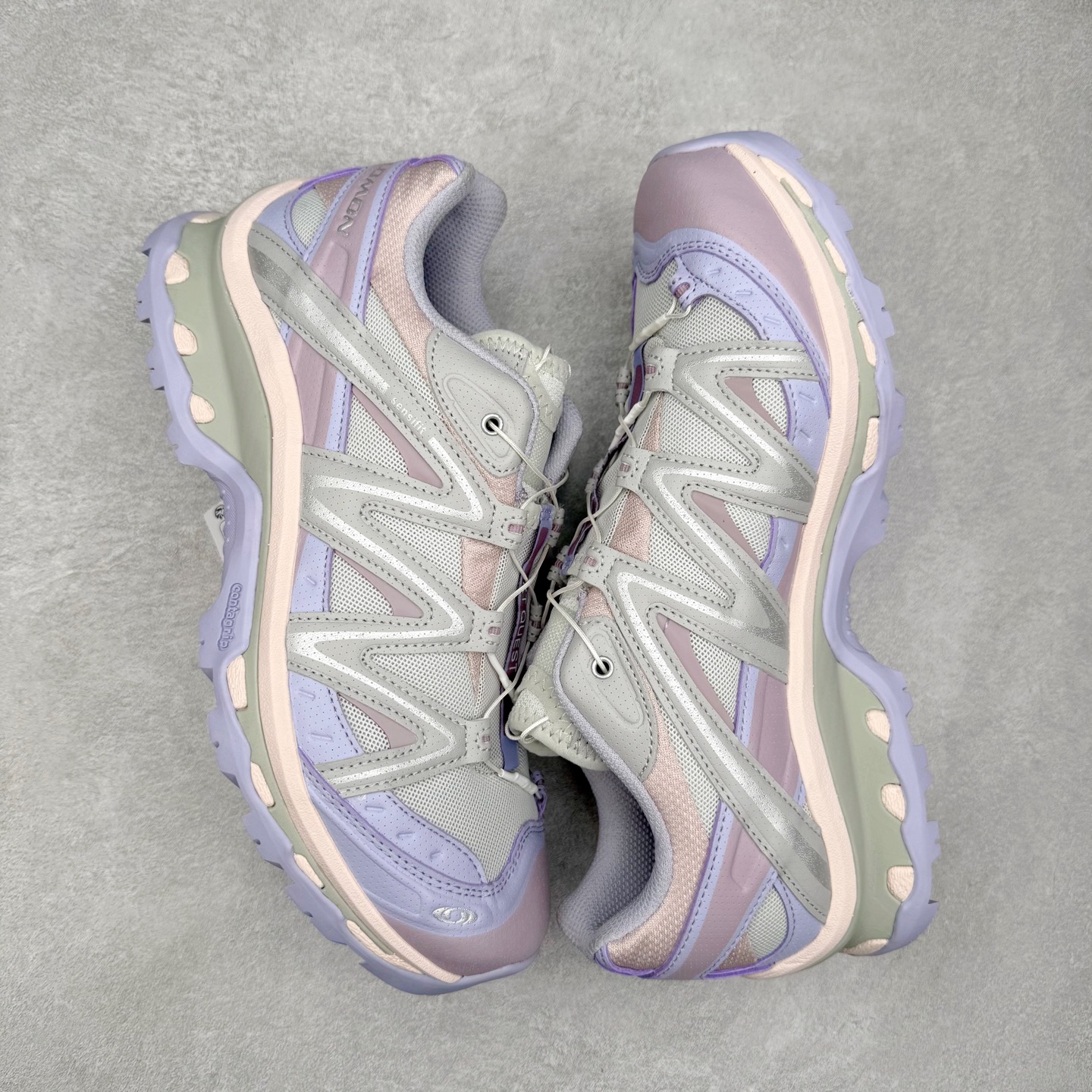 图片[3]-＃HP纯原 Salomon XT-QUEST ADV 萨洛蒙潮流越野机能户外功能鞋 纯原外贸平台特供订单 耗时半年巨作 全套原纸板楦头开发 原厂特供网布配套加持 确保原汁原味 完美呈现版型 原档数据独家私模五层组合大底 男女鞋同步官方开发至46.5 原装Ortholite轻量化鞋垫 中底布带钢印编号 原厂TPU锁扣 进口港宝加持 后跟自然饱满 还原公司包裹性 基于 SALOMON 初代 XT 鞋身造型并搭载 4D ADVANCED CHASSIS™ 大底打造而成 为这款 XT-QUEST 带来了多项足部控制与保护等功能性 如在运动过程中控制左右晃动的过程而提高稳定性、改善长途越野过程中足中到足尖的过渡、提高感知岩石的精确度以抵抗尖锐物体对脚底的伤害以及采用动态缓冲来增强穿着舒适感 从而减轻疲劳感 使 XT-QUEST 成为一双舒适且安全的户外之履 尺码：36 36.5 37.5 38 38.5 39 40 40.5 41 42 42.5 43 44 44.5 45 46.5-选品中心