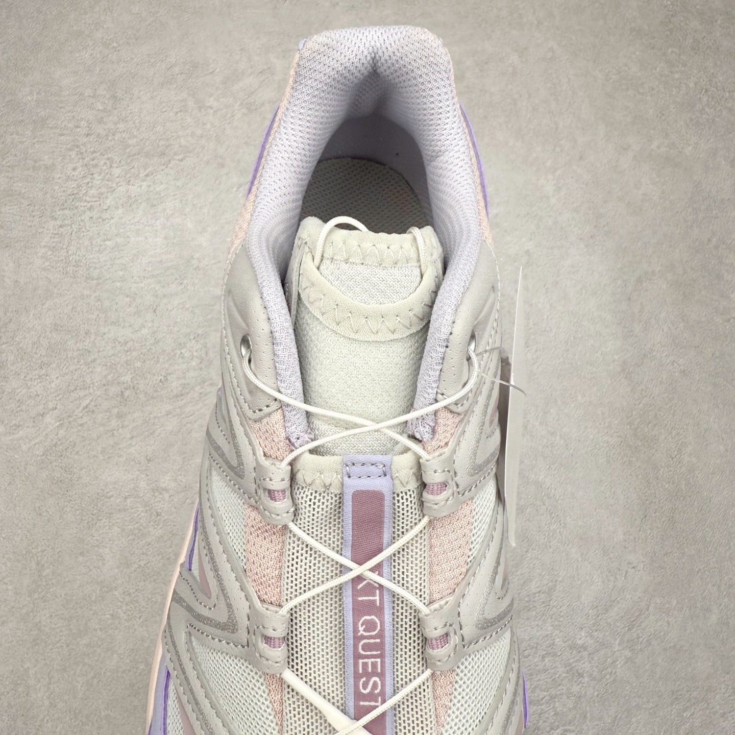 图片[5]-＃HP纯原 Salomon XT-QUEST ADV 萨洛蒙潮流越野机能户外功能鞋 纯原外贸平台特供订单 耗时半年巨作 全套原纸板楦头开发 原厂特供网布配套加持 确保原汁原味 完美呈现版型 原档数据独家私模五层组合大底 男女鞋同步官方开发至46.5 原装Ortholite轻量化鞋垫 中底布带钢印编号 原厂TPU锁扣 进口港宝加持 后跟自然饱满 还原公司包裹性 基于 SALOMON 初代 XT 鞋身造型并搭载 4D ADVANCED CHASSIS™ 大底打造而成 为这款 XT-QUEST 带来了多项足部控制与保护等功能性 如在运动过程中控制左右晃动的过程而提高稳定性、改善长途越野过程中足中到足尖的过渡、提高感知岩石的精确度以抵抗尖锐物体对脚底的伤害以及采用动态缓冲来增强穿着舒适感 从而减轻疲劳感 使 XT-QUEST 成为一双舒适且安全的户外之履 尺码：36 36.5 37.5 38 38.5 39 40 40.5 41 42 42.5 43 44 44.5 45 46.5-选品中心