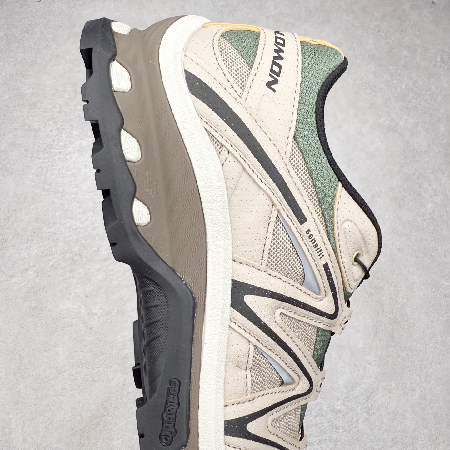 图片[6]-＃HP纯原 Salomon XT-QUEST ADV 萨洛蒙潮流越野机能户外功能鞋 纯原外贸平台特供订单 耗时半年巨作 全套原纸板楦头开发 原厂特供网布配套加持 确保原汁原味 完美呈现版型 原档数据独家私模五层组合大底 男女鞋同步官方开发至46.5 原装Ortholite轻量化鞋垫 中底布带钢印编号 原厂TPU锁扣 进口港宝加持 后跟自然饱满 还原公司包裹性 基于 SALOMON 初代 XT 鞋身造型并搭载 4D ADVANCED CHASSIS™ 大底打造而成 为这款 XT-QUEST 带来了多项足部控制与保护等功能性 如在运动过程中控制左右晃动的过程而提高稳定性、改善长途越野过程中足中到足尖的过渡、提高感知岩石的精确度以抵抗尖锐物体对脚底的伤害以及采用动态缓冲来增强穿着舒适感 从而减轻疲劳感 使 XT-QUEST 成为一双舒适且安全的户外之履 尺码：36 36.5 37.5 38 38.5 39 40 40.5 41 42 42.5 43 44 44.5 45 46.5-选品中心