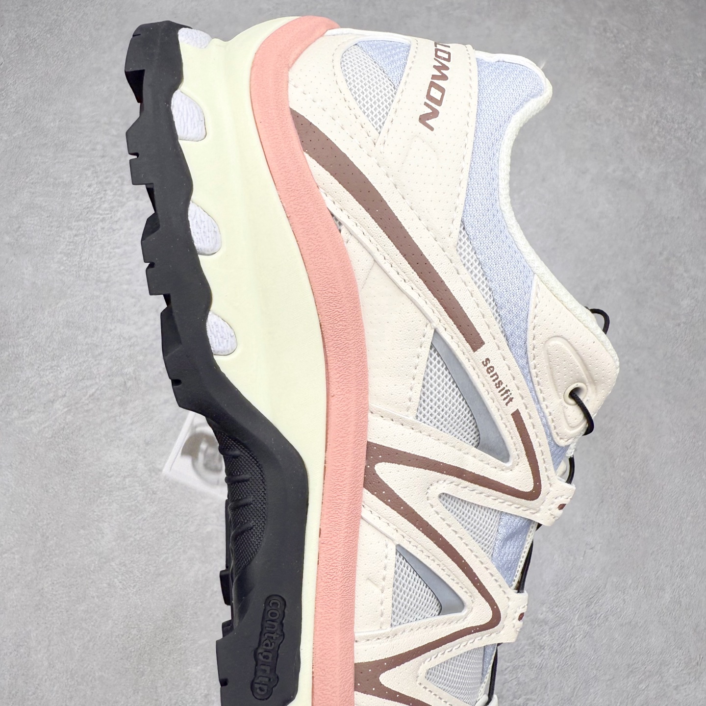 图片[6]-＃HP纯原 Salomon XT-QUEST ADV 萨洛蒙潮流越野机能户外功能鞋 纯原外贸平台特供订单 耗时半年巨作 全套原纸板楦头开发 原厂特供网布配套加持 确保原汁原味 完美呈现版型 原档数据独家私模五层组合大底 男女鞋同步官方开发至46.5 原装Ortholite轻量化鞋垫 中底布带钢印编号 原厂TPU锁扣 进口港宝加持 后跟自然饱满 还原公司包裹性 基于 SALOMON 初代 XT 鞋身造型并搭载 4D ADVANCED CHASSIS™ 大底打造而成 为这款 XT-QUEST 带来了多项足部控制与保护等功能性 如在运动过程中控制左右晃动的过程而提高稳定性、改善长途越野过程中足中到足尖的过渡、提高感知岩石的精确度以抵抗尖锐物体对脚底的伤害以及采用动态缓冲来增强穿着舒适感 从而减轻疲劳感 使 XT-QUEST 成为一双舒适且安全的户外之履 尺码：36 36.5 37.5 38 38.5 39 40 40.5 41 42 42.5 43 44 44.5 45 46.5-选品中心