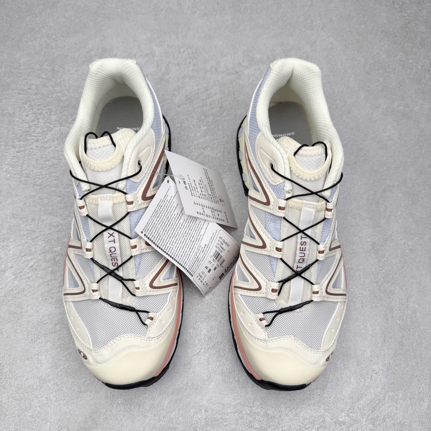 图片[2]-＃HP纯原 Salomon XT-QUEST ADV 萨洛蒙潮流越野机能户外功能鞋 纯原外贸平台特供订单 耗时半年巨作 全套原纸板楦头开发 原厂特供网布配套加持 确保原汁原味 完美呈现版型 原档数据独家私模五层组合大底 男女鞋同步官方开发至46.5 原装Ortholite轻量化鞋垫 中底布带钢印编号 原厂TPU锁扣 进口港宝加持 后跟自然饱满 还原公司包裹性 基于 SALOMON 初代 XT 鞋身造型并搭载 4D ADVANCED CHASSIS™ 大底打造而成 为这款 XT-QUEST 带来了多项足部控制与保护等功能性 如在运动过程中控制左右晃动的过程而提高稳定性、改善长途越野过程中足中到足尖的过渡、提高感知岩石的精确度以抵抗尖锐物体对脚底的伤害以及采用动态缓冲来增强穿着舒适感 从而减轻疲劳感 使 XT-QUEST 成为一双舒适且安全的户外之履 尺码：36 36.5 37.5 38 38.5 39 40 40.5 41 42 42.5 43 44 44.5 45 46.5-选品中心