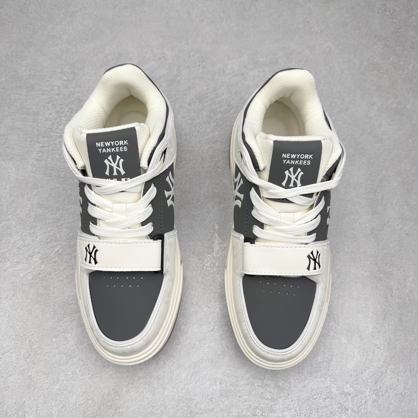 图片[2]-MLB Chunky Liner Basic 复古印花学长鞋系列低帮轻量增高厚底百搭休闲运动慢跑鞋板鞋 Korea韩国联名NY美国榄球纽约洋基队限定 韩国代购专供 全套原楦原纸板原厂数据开发 正确中底拉帮中底网布细节 平台代购专供 左脚内置芯片 韩国代购吊牌标贴 独家一比一RB+MD组合大底 高频后跟小人Logo精准对位立体饱满 正确网布加超迁鞋面 转印中底走线紧密 转印Logo工艺表层防刮不掉色 尺码：35 36 36.5 37.5 38 38.5 39 40 40.5 41 42 42.5 43 44 45-选品中心