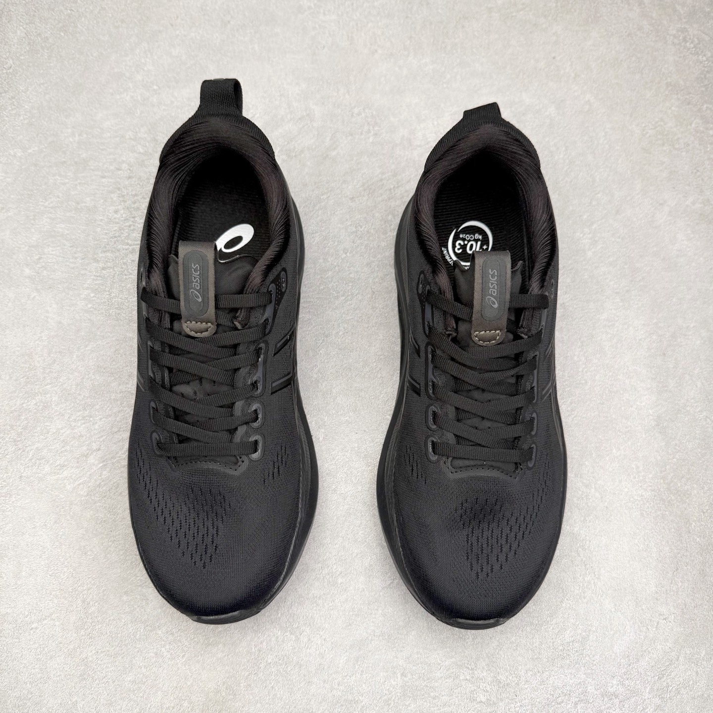 图片[2]-Asics Gel-Kayano 32 亚瑟士卡亚诺32代低帮专业有氧超轻量休闲运动全能慢跑鞋全球知名运动品牌ASICS正式推出新款GEL-KAYANO 32跑鞋，旨在通过全新稳定结构以提升产品可适性，满足跑者的足部稳定需求，让每一位跑者从起跑到结束都能够感受到焕然一新的稳定性与舒适性，从而帮助更多人找到身心平衡，获得自在舒适的健康生活方式。秉持着ASICS亚瑟士的设计哲学，全新一代GEL-KAYANO 32应运而生。为进一步升级产品的稳定性，GEL-KAYANO 采用了全新4D引导系统，通过内侧稳定装置提升可适性，满足足部稳定需求，帮助足弓迅速返回到平衡位置。作为基于生物力学研究打造的全新稳定结构，4D引导系统不仅提升了跑鞋对双脚的支撑性，它还将人体不同的运动状态纳入设计考量，帮助跑者在多种跑动强度下获得充足的稳定性和理想的舒适度。尺码：36 37 37.5 38 39.5 40 40.5 41.5 42 42.5 43.5 44 44.5 45-选品中心