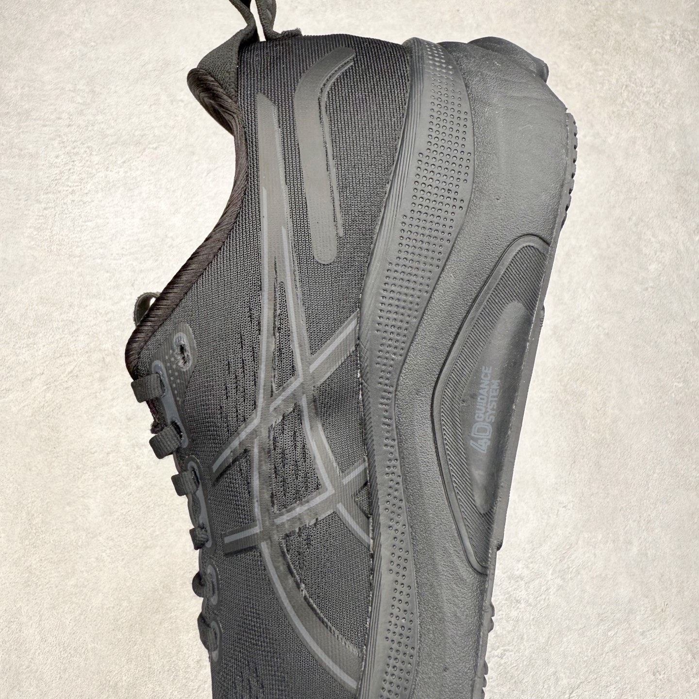 图片[7]-Asics Gel-Kayano 32 亚瑟士卡亚诺32代低帮专业有氧超轻量休闲运动全能慢跑鞋全球知名运动品牌ASICS正式推出新款GEL-KAYANO 32跑鞋，旨在通过全新稳定结构以提升产品可适性，满足跑者的足部稳定需求，让每一位跑者从起跑到结束都能够感受到焕然一新的稳定性与舒适性，从而帮助更多人找到身心平衡，获得自在舒适的健康生活方式。秉持着ASICS亚瑟士的设计哲学，全新一代GEL-KAYANO 32应运而生。为进一步升级产品的稳定性，GEL-KAYANO 采用了全新4D引导系统，通过内侧稳定装置提升可适性，满足足部稳定需求，帮助足弓迅速返回到平衡位置。作为基于生物力学研究打造的全新稳定结构，4D引导系统不仅提升了跑鞋对双脚的支撑性，它还将人体不同的运动状态纳入设计考量，帮助跑者在多种跑动强度下获得充足的稳定性和理想的舒适度。尺码：36 37 37.5 38 39.5 40 40.5 41.5 42 42.5 43.5 44 44.5 45-选品中心