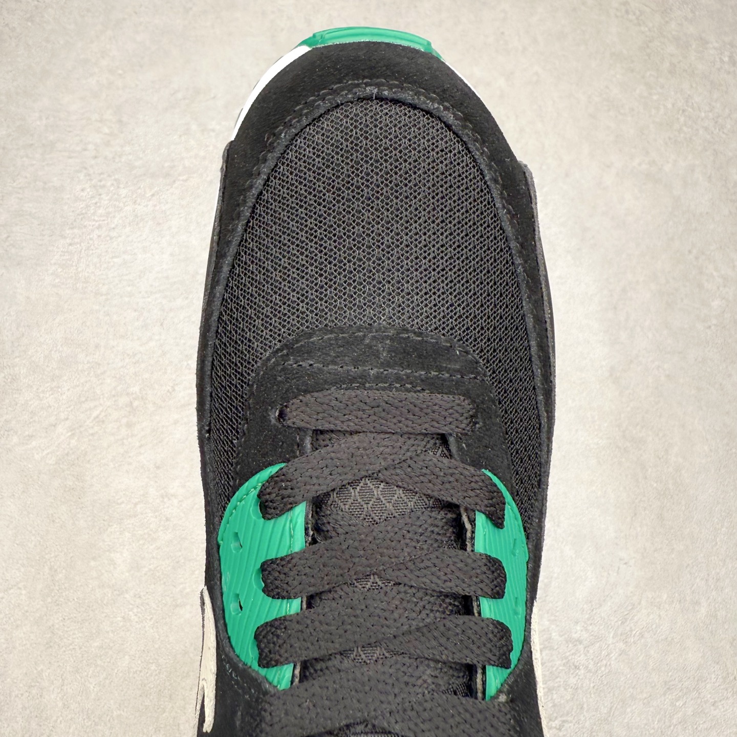 图片[4]-＃MX版 NK Air MAX 90 气垫复古减震跑步鞋 DM0029-006 经典重温 独家陆续补货 外单专供大厂出品 品质稳定 一百余色 终端操作 Air Max 90于1990年推出 来自Air Max系列 在Air Max 1的基础上改进而得 增加了气垫面积 外型上也更为流线 最特別的就是加入了菱纹塑胶嵌板 为Air Max 90增添了许多潮流气息 皮革鞋面 造就出色耐穿性和支撑力 Max Air缓震配置搭配泡棉中底 令Air Max 90轻盈而舒适 华夫格橡胶外底 铸就Air Max 90非凡的抓地力 而Air Max 90不仅是一双跑鞋 它成功跨越了时间的演进 成为了球鞋文化与潮流圈中最熟为人知的鞋款之一 尺码：36 36.5 37.5 38 38.5 39 40 40.5 41 42 42.5 43 44 44.5 45-选品中心