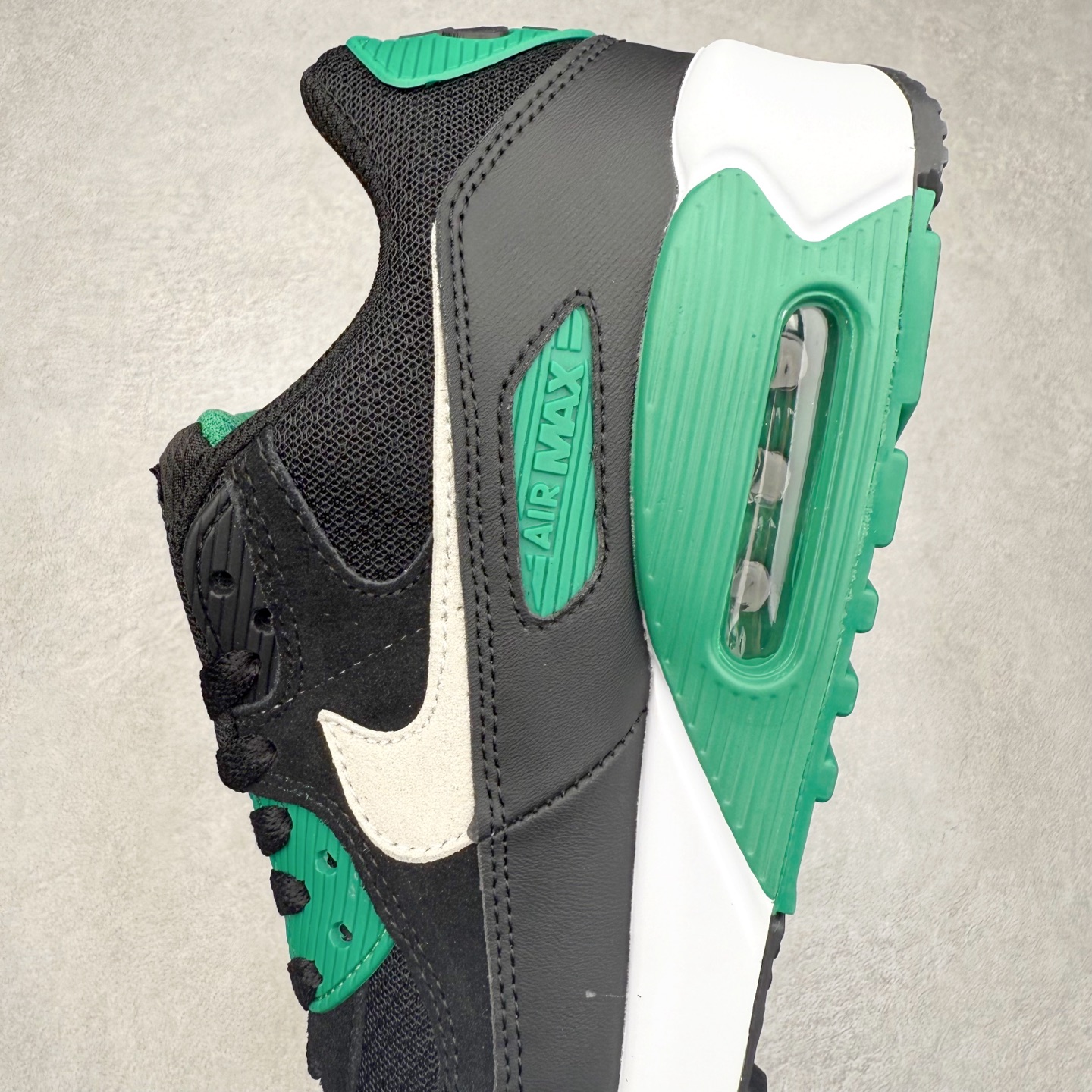 图片[7]-＃MX版 NK Air MAX 90 气垫复古减震跑步鞋 DM0029-006 经典重温 独家陆续补货 外单专供大厂出品 品质稳定 一百余色 终端操作 Air Max 90于1990年推出 来自Air Max系列 在Air Max 1的基础上改进而得 增加了气垫面积 外型上也更为流线 最特別的就是加入了菱纹塑胶嵌板 为Air Max 90增添了许多潮流气息 皮革鞋面 造就出色耐穿性和支撑力 Max Air缓震配置搭配泡棉中底 令Air Max 90轻盈而舒适 华夫格橡胶外底 铸就Air Max 90非凡的抓地力 而Air Max 90不仅是一双跑鞋 它成功跨越了时间的演进 成为了球鞋文化与潮流圈中最熟为人知的鞋款之一 尺码：36 36.5 37.5 38 38.5 39 40 40.5 41 42 42.5 43 44 44.5 45-选品中心