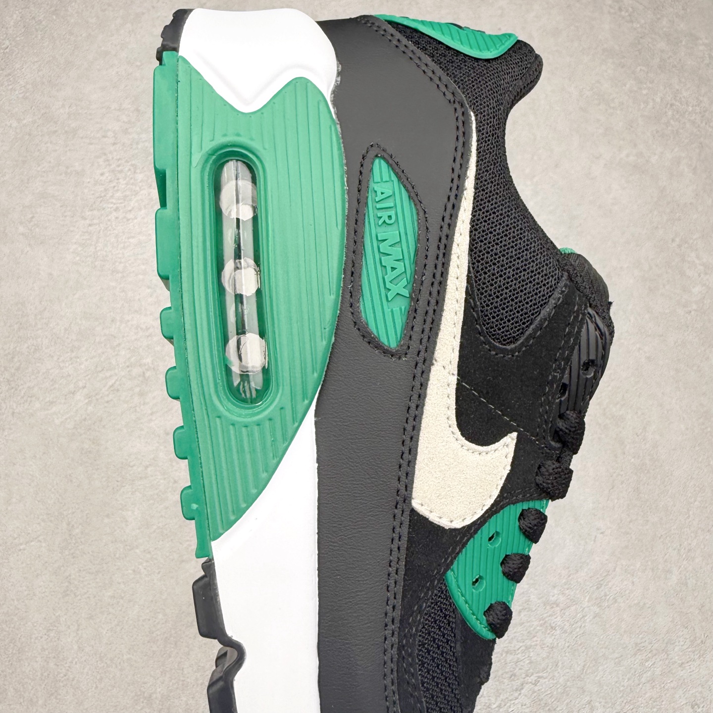 图片[6]-＃MX版 NK Air MAX 90 气垫复古减震跑步鞋 DM0029-006 经典重温 独家陆续补货 外单专供大厂出品 品质稳定 一百余色 终端操作 Air Max 90于1990年推出 来自Air Max系列 在Air Max 1的基础上改进而得 增加了气垫面积 外型上也更为流线 最特別的就是加入了菱纹塑胶嵌板 为Air Max 90增添了许多潮流气息 皮革鞋面 造就出色耐穿性和支撑力 Max Air缓震配置搭配泡棉中底 令Air Max 90轻盈而舒适 华夫格橡胶外底 铸就Air Max 90非凡的抓地力 而Air Max 90不仅是一双跑鞋 它成功跨越了时间的演进 成为了球鞋文化与潮流圈中最熟为人知的鞋款之一 尺码：36 36.5 37.5 38 38.5 39 40 40.5 41 42 42.5 43 44 44.5 45-选品中心