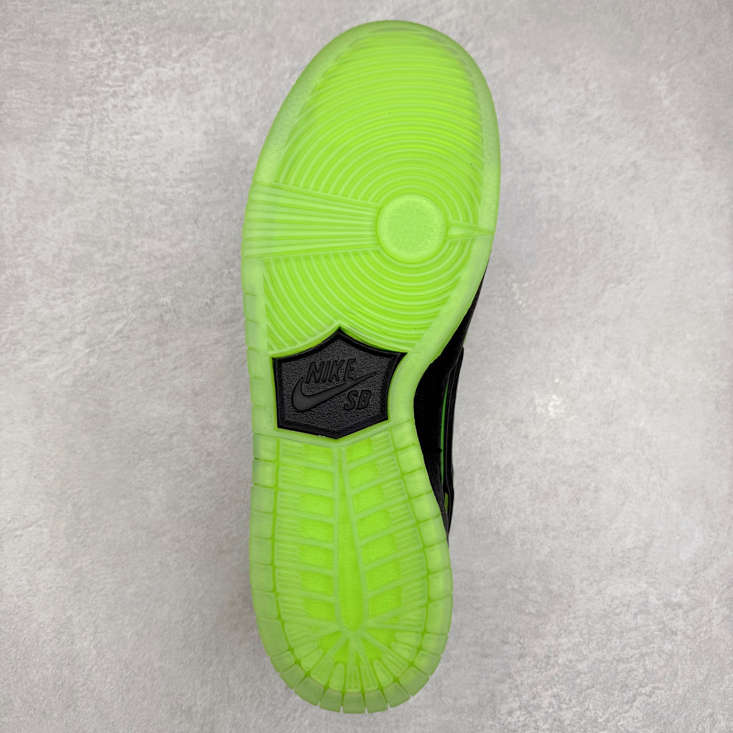 图片[9]-＃F版 NK SB Dunk Low FZ8319-300 极限压缩利润空间 超乎所想的高性价比 用料绝不含糊 原盒原配 正确耐磨橡胶大底 超高清洁度 全鞋零毛边皮料切割 全套原楦原模倾力打造完美版型 尺码：36 36.5 37.5 38 38.5 39 40 40.5 41 42 42.5 43 44 44.5 45 46 47.5-选品中心