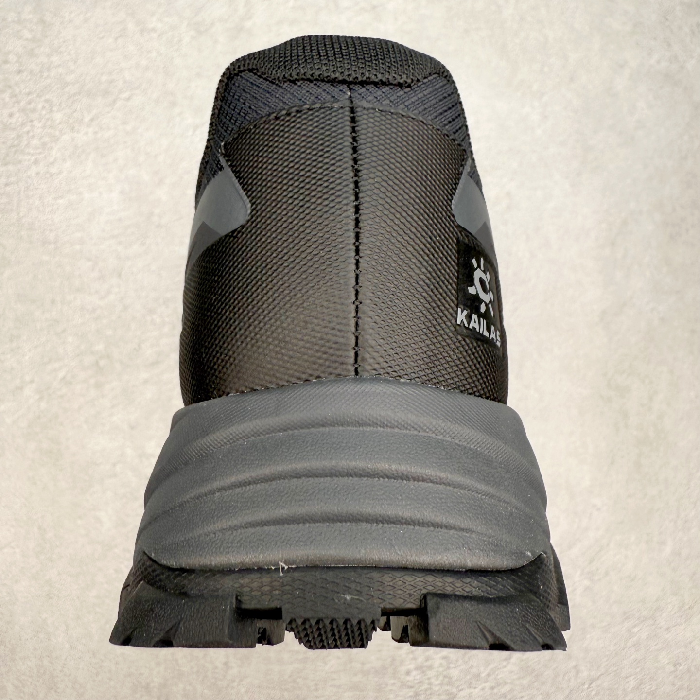 图片[8]-KAILAS 凯乐石远征5代 FLT 舒适简约经典登山 防滑耐磨防水低帮徒步鞋 KAILAS凯乐石品牌是全球三大全系攀登品牌之一，于2003年创立于中国广州，致力于为有攀登梦想的户外运动员及爱好者，研发制造功能性专业装备，满足他们在极限环境下安全舒适的需求，凯乐石专注于科技面料的开发及专业功能设计，产品线覆盖登山、攀岩、徒步、越野跑山、露营、旅行等多项户外运动，通过运动员的测试反馈，不断进化迭代，产品荣获国内外大奖71座，发明专利21个，更突破性的自主研发攀登器械，打造出中国的攀登硬实力。实拍调校N版已经零色差零失真 百分百还原实物色彩所见即所得 不存在货不对板色差等低级问题 选购参考实物拍摄 不混卖不参货 只用心做好货严格选品 承诺混一赔十 尺码：36 36.5 37.5 38 38.5 39 40 40.5 41 42 42.5 43 44 44.5 45-选品中心