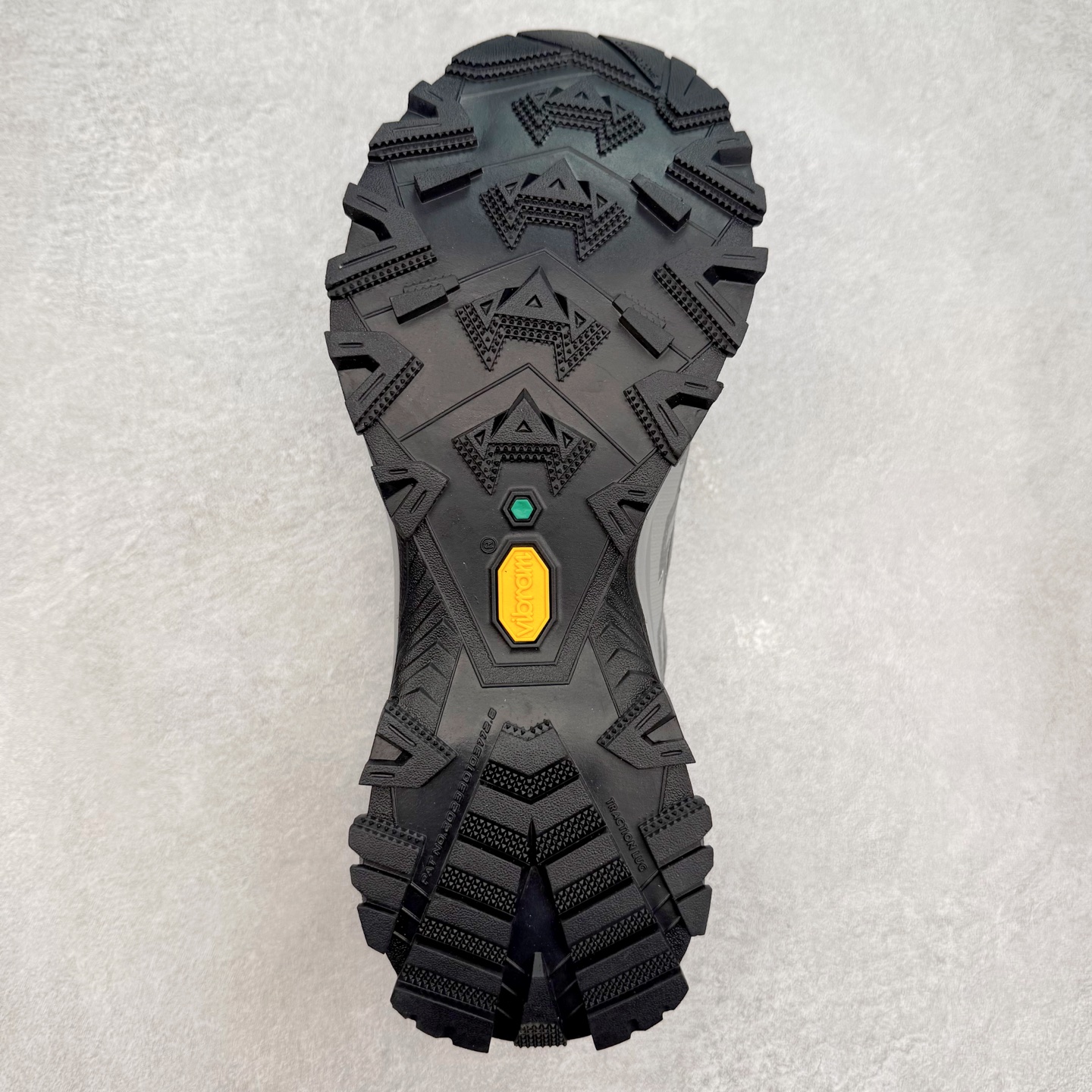 图片[9]-KAILAS 凯乐石远征5代 FLT 舒适简约经典登山 防滑耐磨防水低帮徒步鞋 KAILAS凯乐石品牌是全球三大全系攀登品牌之一，于2003年创立于中国广州，致力于为有攀登梦想的户外运动员及爱好者，研发制造功能性专业装备，满足他们在极限环境下安全舒适的需求，凯乐石专注于科技面料的开发及专业功能设计，产品线覆盖登山、攀岩、徒步、越野跑山、露营、旅行等多项户外运动，通过运动员的测试反馈，不断进化迭代，产品荣获国内外大奖71座，发明专利21个，更突破性的自主研发攀登器械，打造出中国的攀登硬实力。实拍调校N版已经零色差零失真 百分百还原实物色彩所见即所得 不存在货不对板色差等低级问题 选购参考实物拍摄 不混卖不参货 只用心做好货严格选品 承诺混一赔十 尺码：36 36.5 37.5 38 38.5 39 40 40.5 41 42 42.5 43 44 44.5 45-选品中心