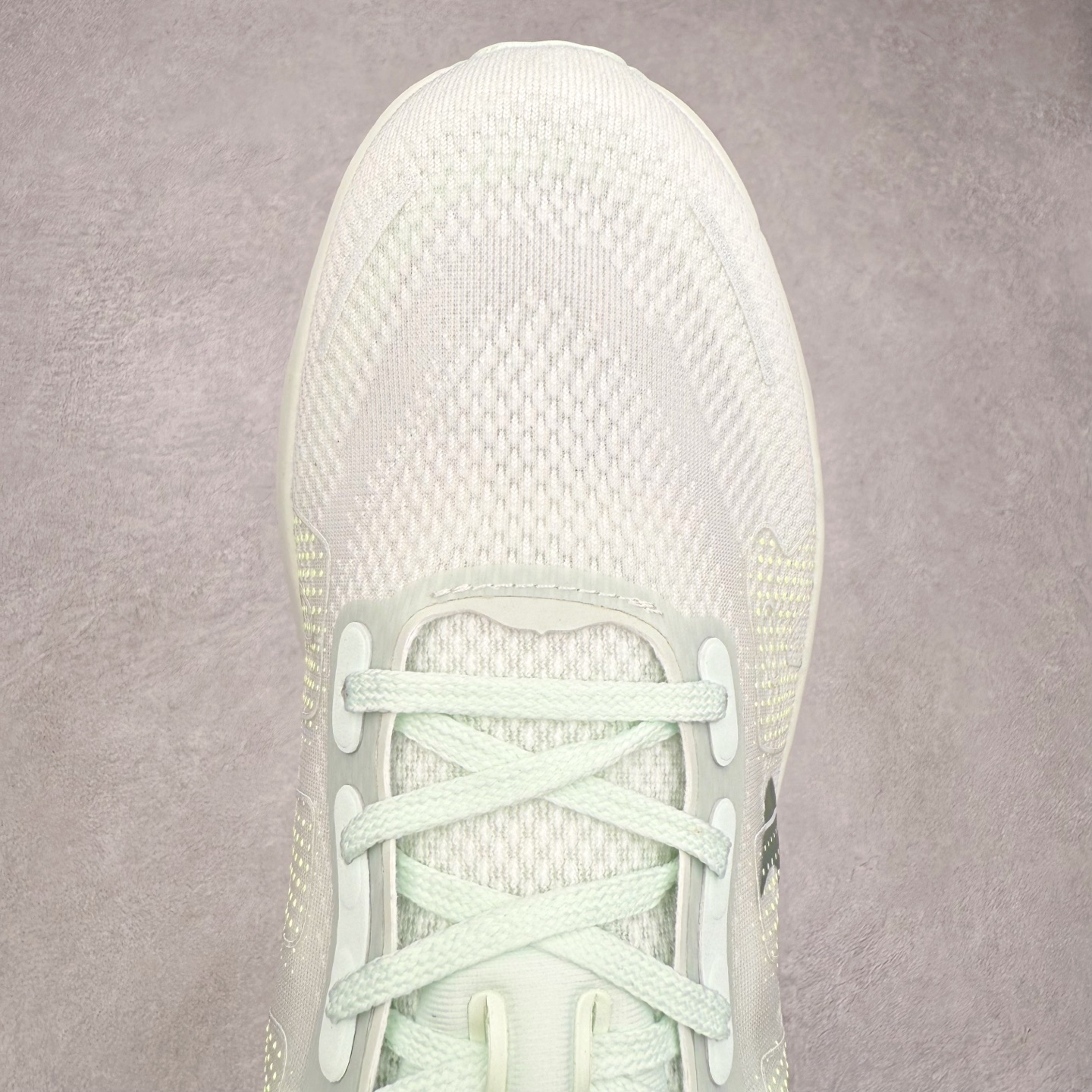 图片[4]-NK Vomero Premium 时尚舒适 网布防滑耐磨 低帮跑步鞋 HQ2050-300 实拍调校N版已经零色差零失真 百分百还原实物色彩所见即所得 不存在货不对板色差等低级问题 选购参考实物拍摄 不混卖不参货 只用心做好货严格选品 承诺混一赔十 尺码：36 36.5 37.5 38 38.5 39 40 40.5 41 42 42.5 43 44 44.5 45-选品中心