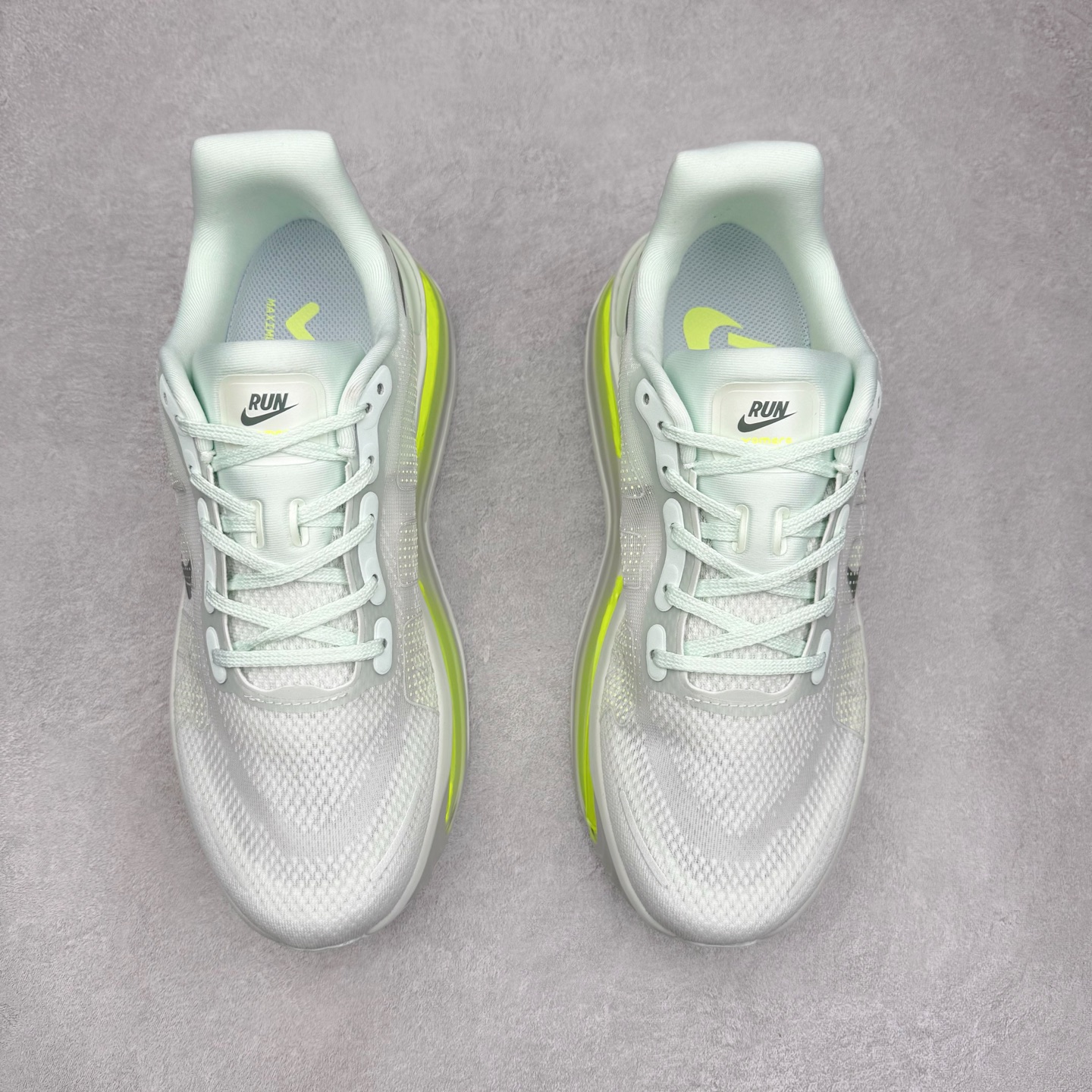 图片[2]-NK Vomero Premium 时尚舒适 网布防滑耐磨 低帮跑步鞋 HQ2050-300 实拍调校N版已经零色差零失真 百分百还原实物色彩所见即所得 不存在货不对板色差等低级问题 选购参考实物拍摄 不混卖不参货 只用心做好货严格选品 承诺混一赔十 尺码：36 36.5 37.5 38 38.5 39 40 40.5 41 42 42.5 43 44 44.5 45-选品中心