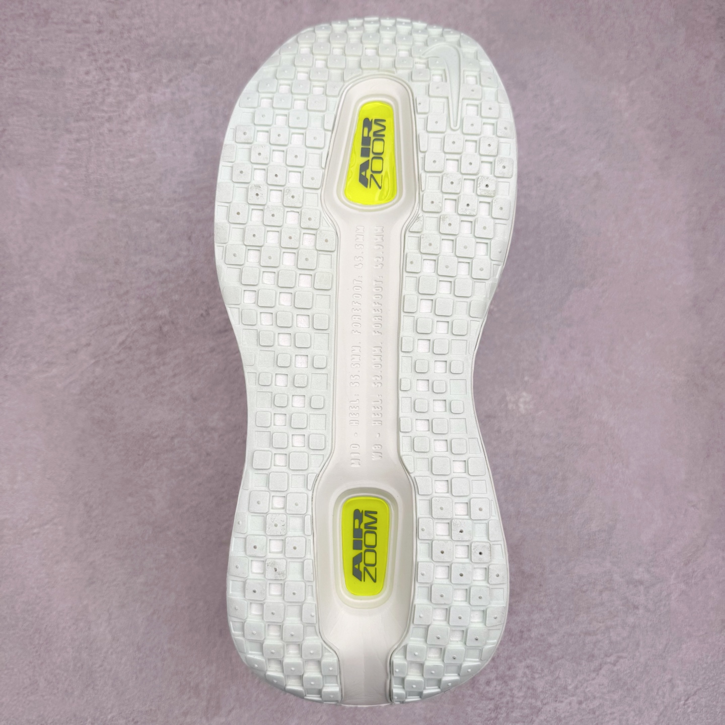 图片[9]-NK Vomero Premium 时尚舒适 网布防滑耐磨 低帮跑步鞋 HQ2050-300 实拍调校N版已经零色差零失真 百分百还原实物色彩所见即所得 不存在货不对板色差等低级问题 选购参考实物拍摄 不混卖不参货 只用心做好货严格选品 承诺混一赔十 尺码：36 36.5 37.5 38 38.5 39 40 40.5 41 42 42.5 43 44 44.5 45-选品中心